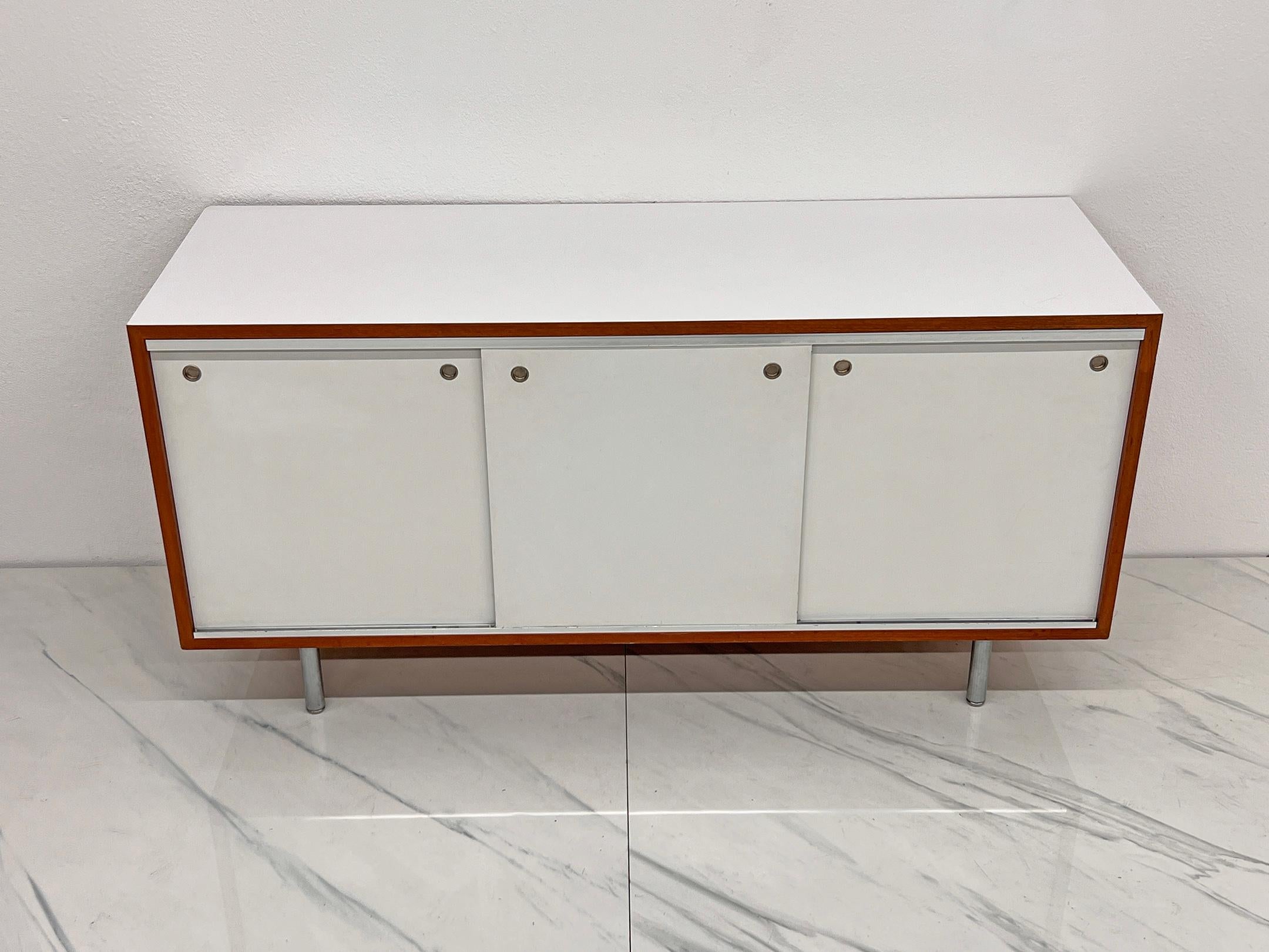 8000 Serie 3-türige Anrichte, George Nelson, Herman Miller, 1960er Jahre im Angebot 2