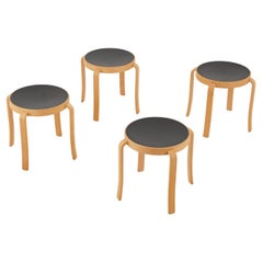 Tabourets de la série 8000 en Beeche par Rud Thygesen & Johnny Sørensen
