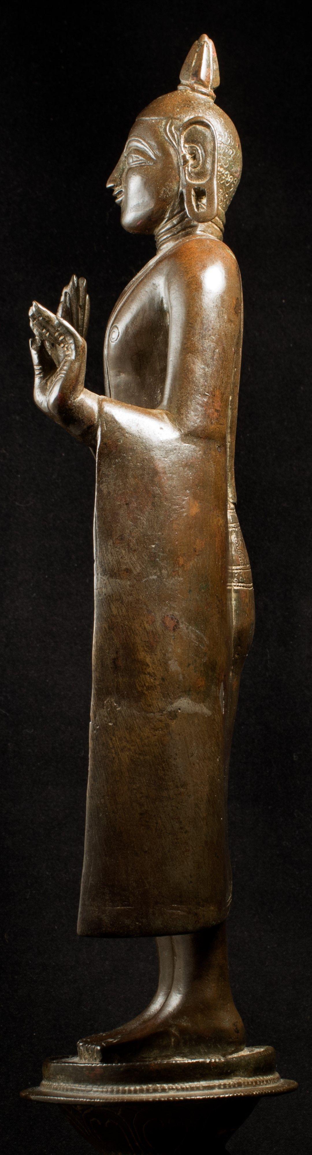 A Very Large and Rare 14-16thC Nagapattinam Bronze Buddha, 8000 For Sale 2