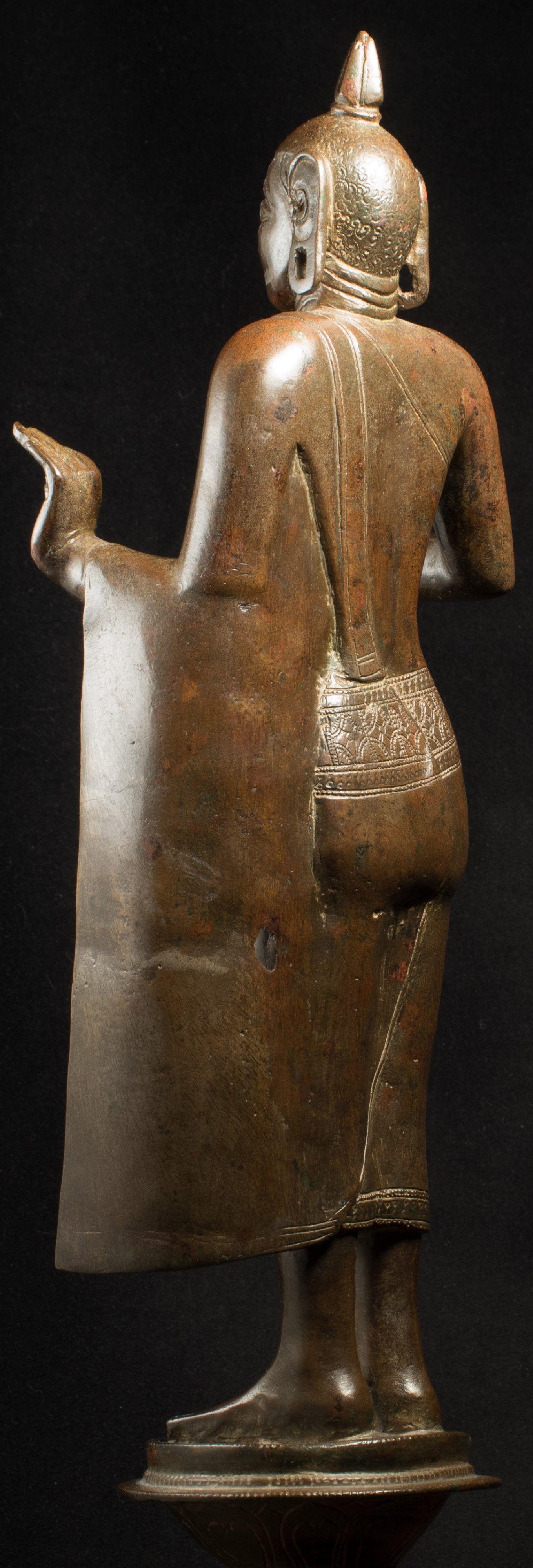 A Very Large and Rare 14-16thC Nagapattinam Bronze Buddha, 8000 For Sale 3