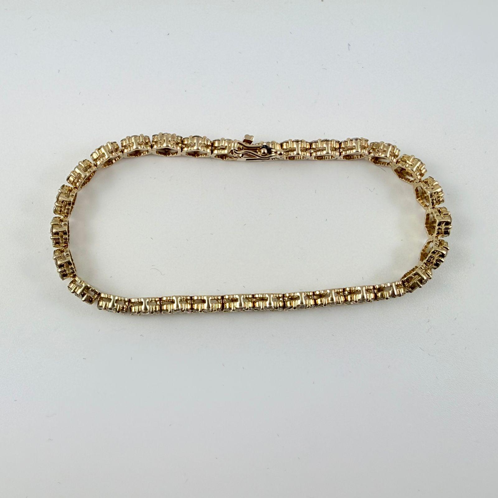 Pulsera de tenis con diamantes en racimo de 8,01 quilates en oro amarillo de 14 quilates Contemporáneo en venta