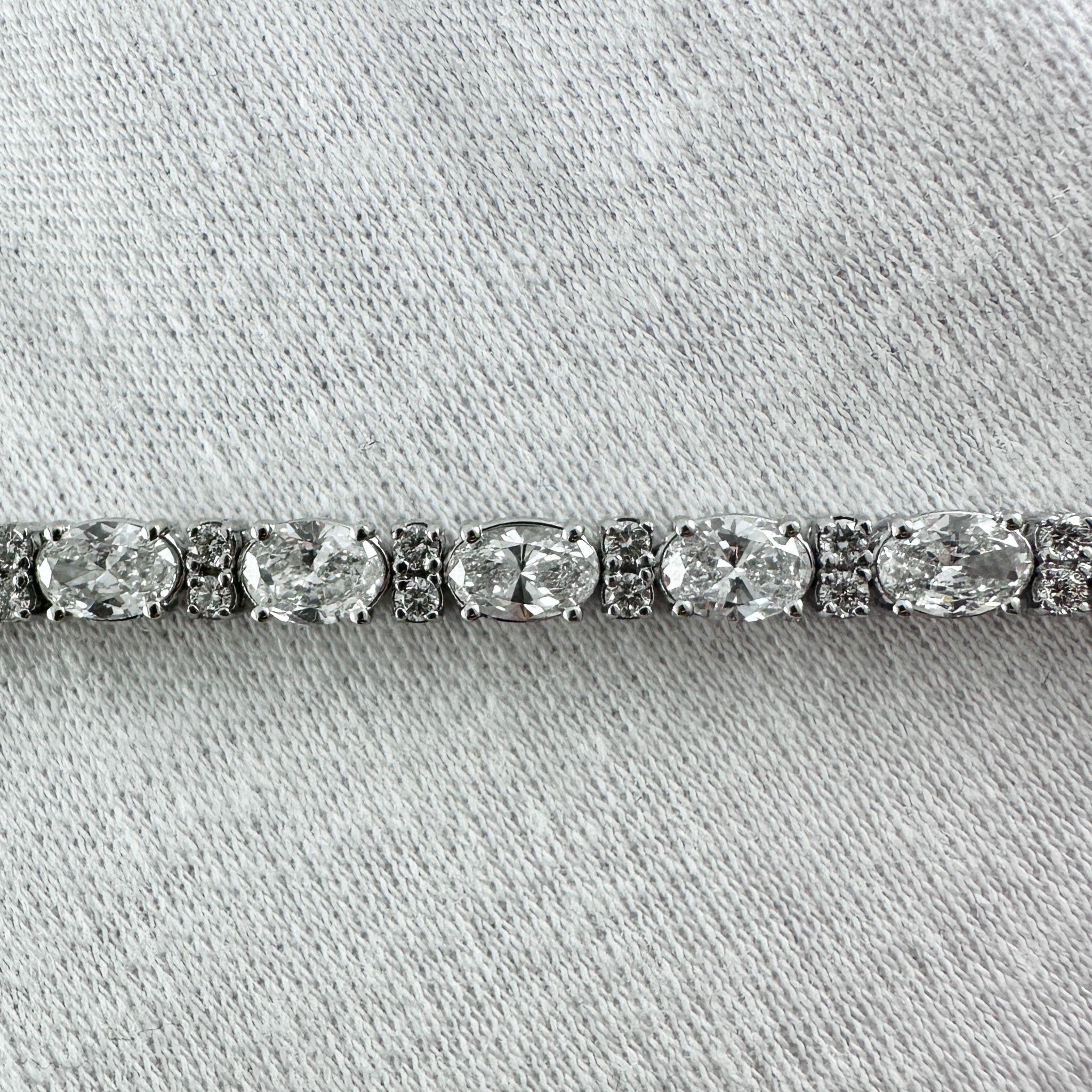 8,01 Karat ovales und rundes Diamant-Tennisarmband aus 14K Weißgold, 7 I (Zeitgenössisch) im Angebot