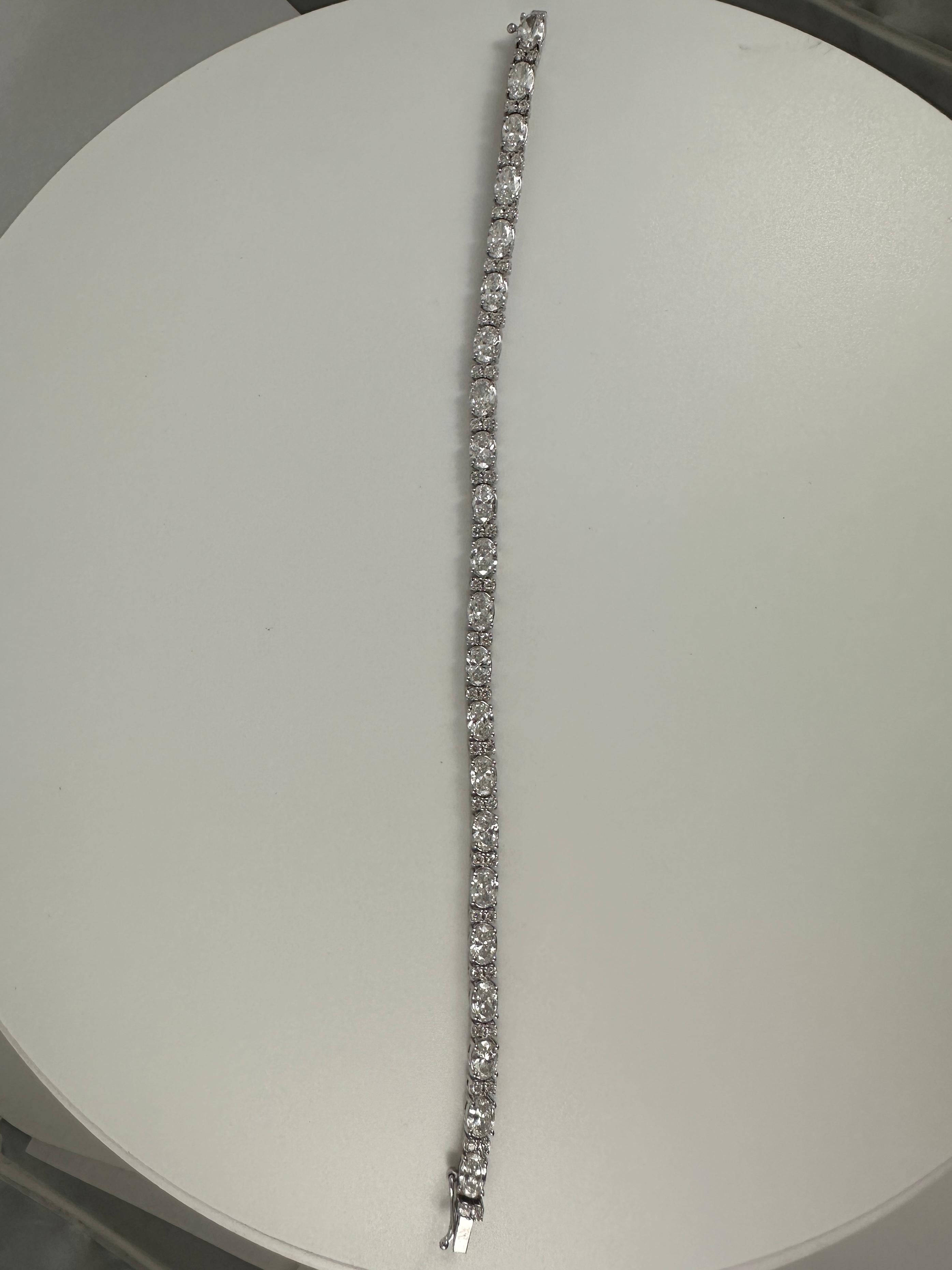 8,01 Karat ovales und rundes Diamant-Tennisarmband aus 14K Weißgold, 7 I im Zustand „Neu“ im Angebot in New York, NY