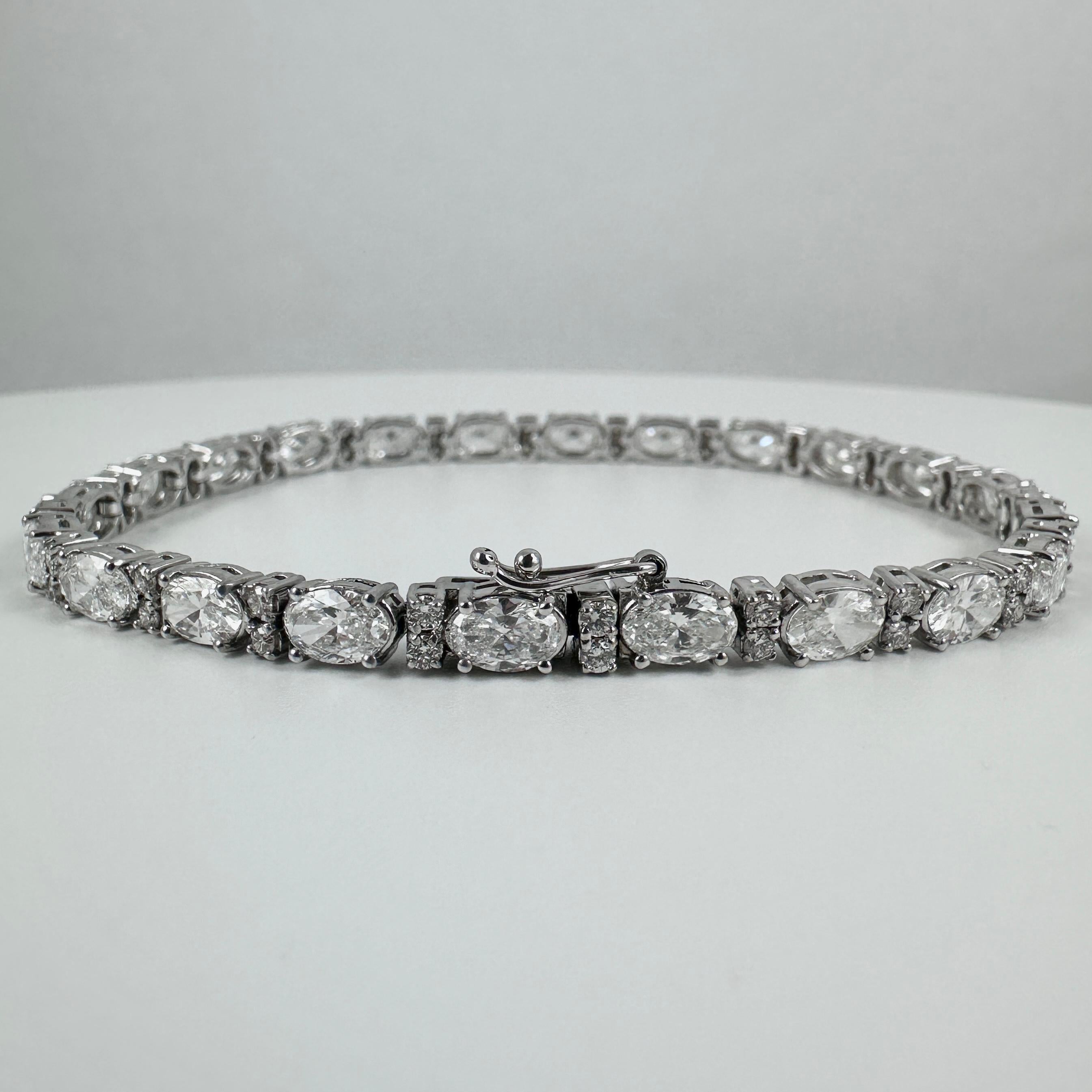 8,01 Karat ovales und rundes Diamant-Tennisarmband aus 14K Weißgold, 7 I für Damen oder Herren im Angebot