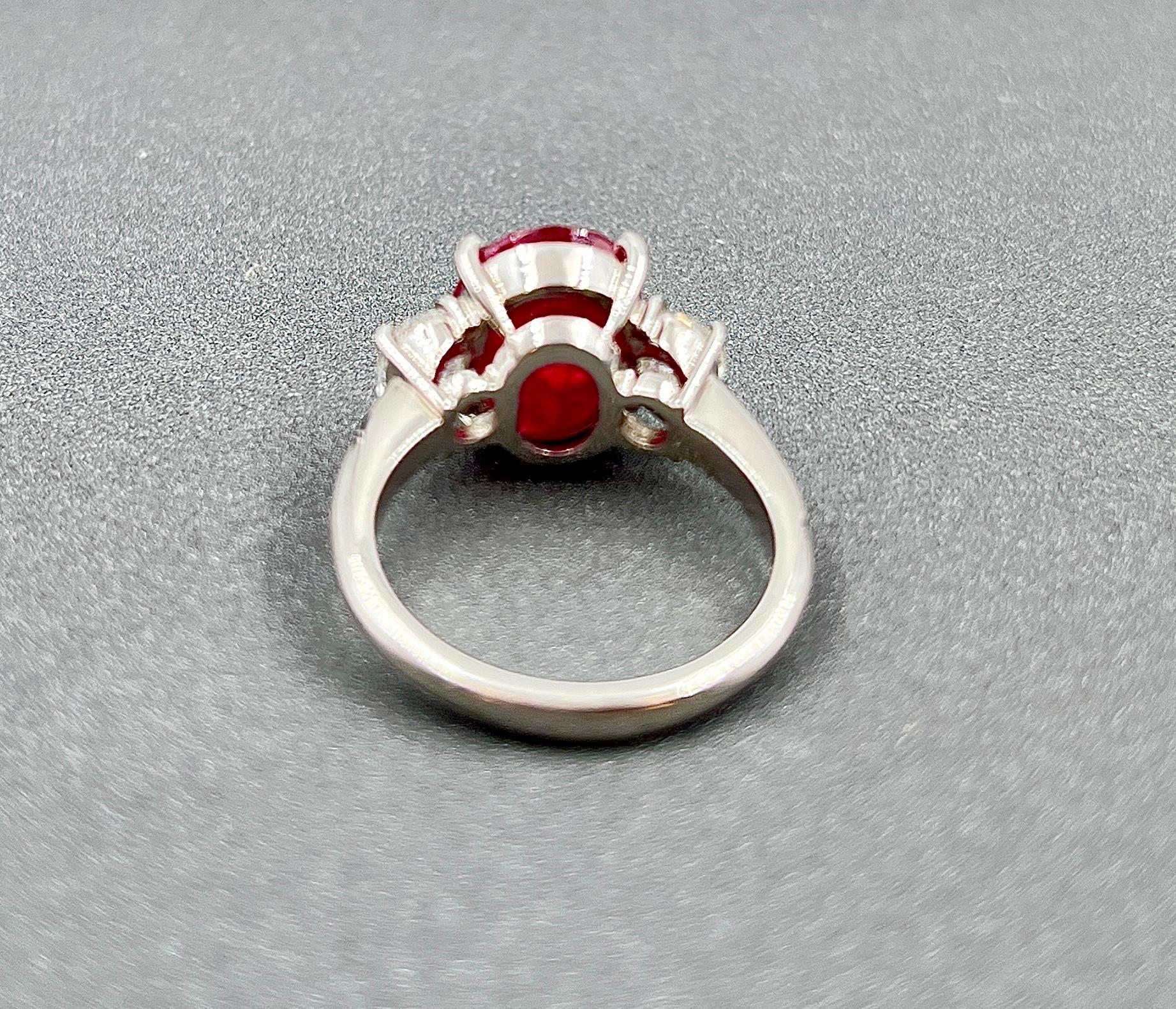 Ring mit 8,01 Karat zertifiziertem natürlichem Burma-Rubin & Diamant im Zustand „Neu“ in Chicago, IL