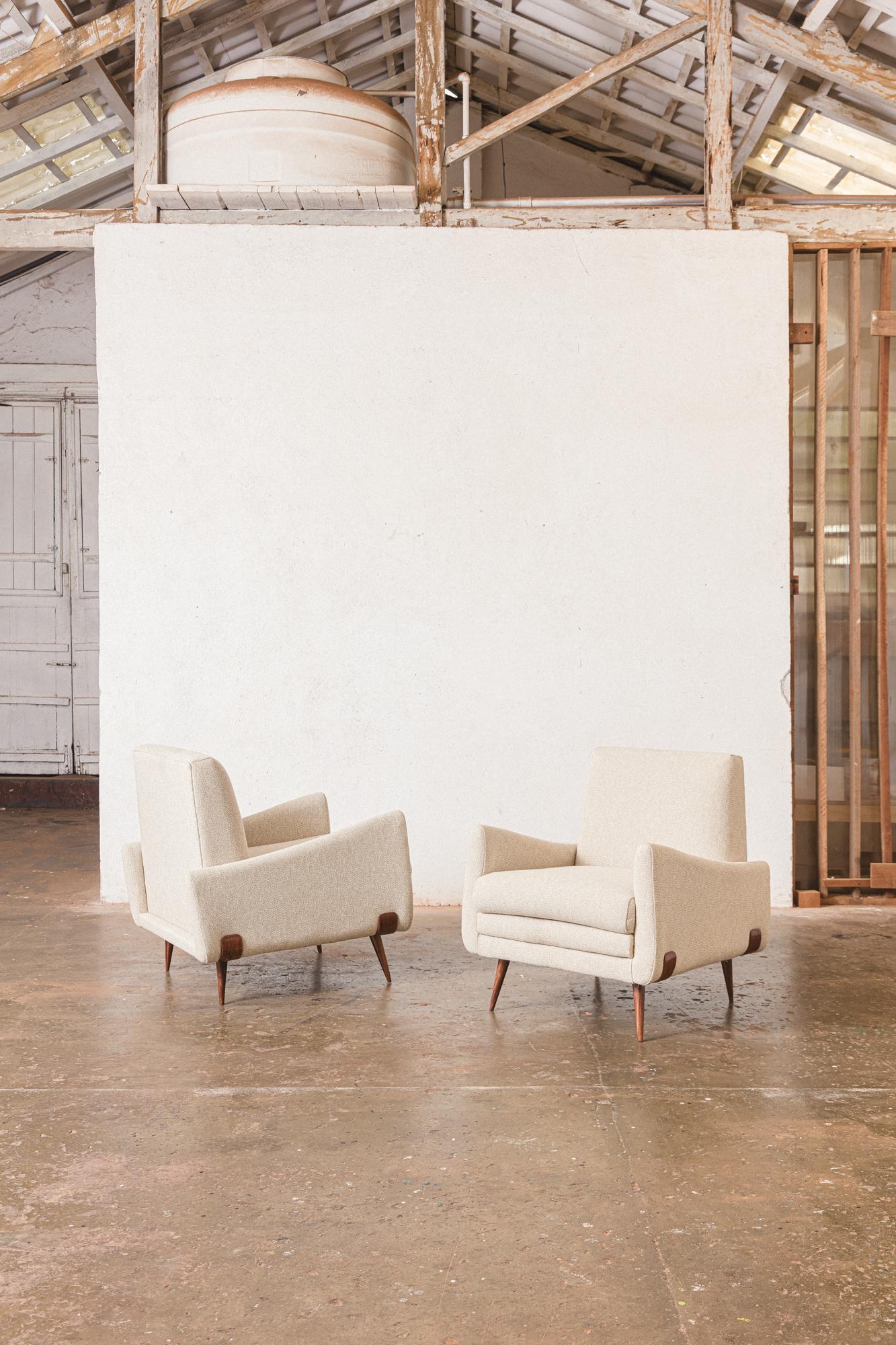 Mid-Century Modern 801 Lounge Chairs by Jorge Zalszupin For Sale