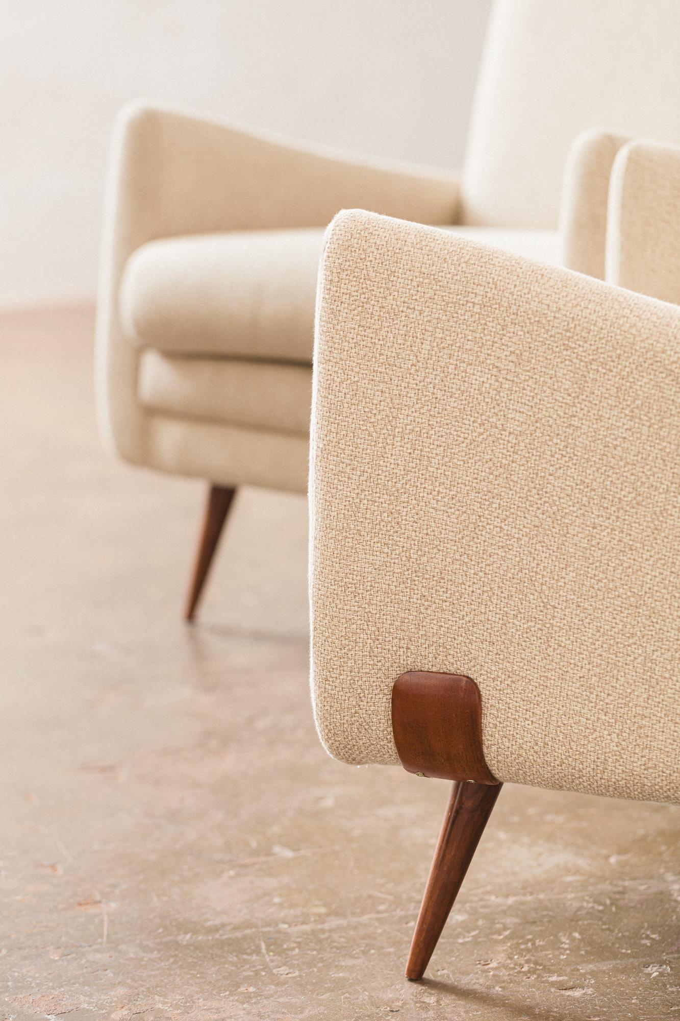 20th Century 801 Lounge Chairs by Jorge Zalszupin For Sale