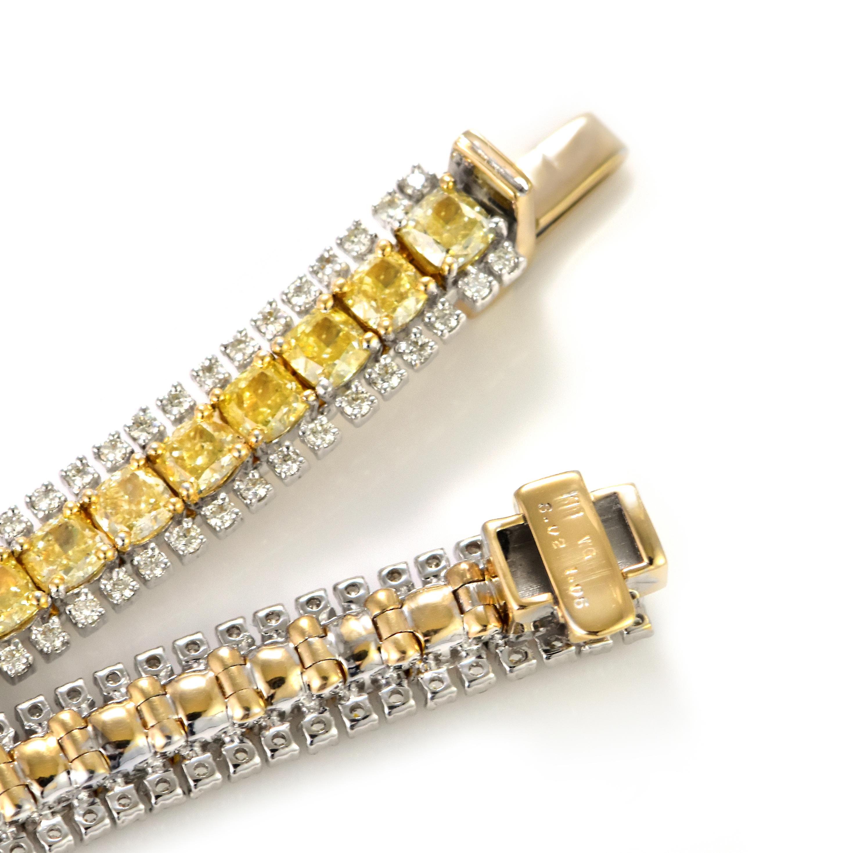 Taille coussin Bracelet en or 18 carats de 8,02 carats de diamant jaune fantaisie naturel en vente