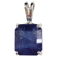 8,02 Carati Ciondolo di Zaffiro Blu Naturale a forma di raggiante