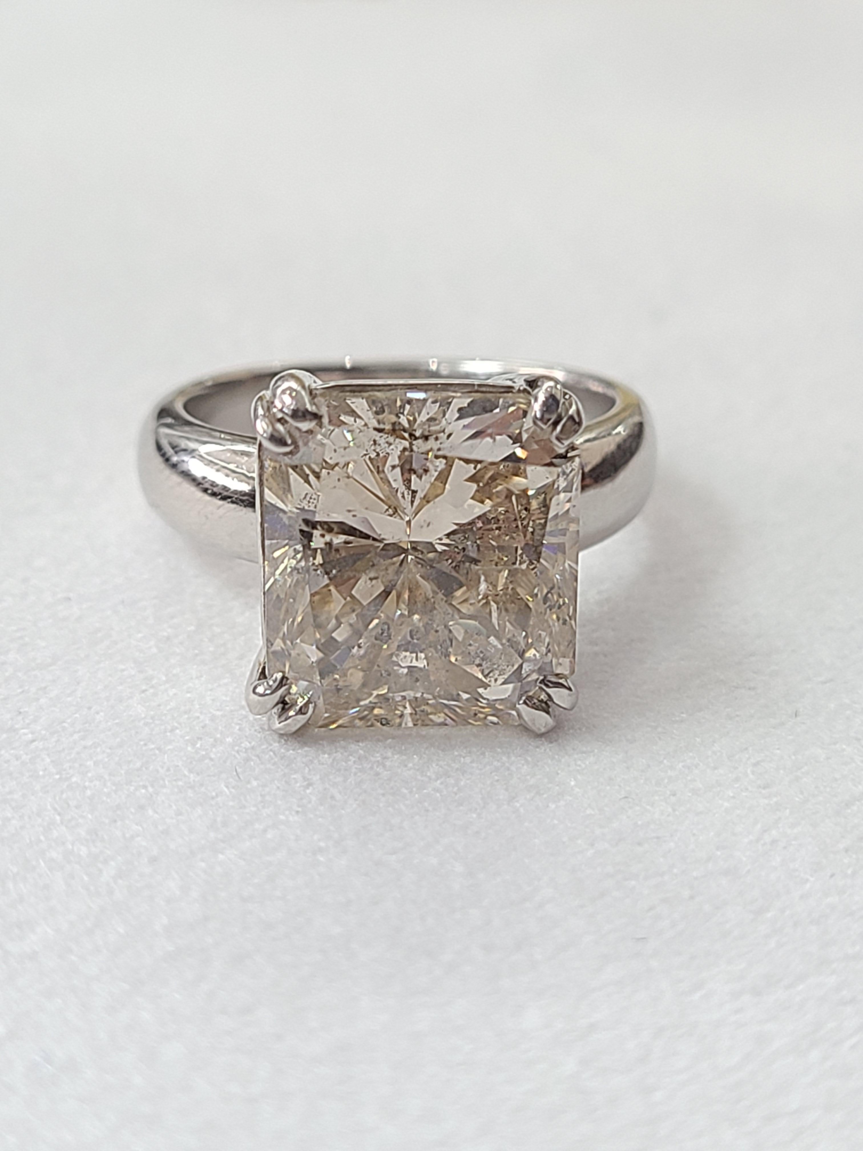 A beautiful 8.028 ct diamond set in platinum PT900 . Ring dimensions in cm 1.1 x 1 x 2.4 (LXWXH). US size 6 .