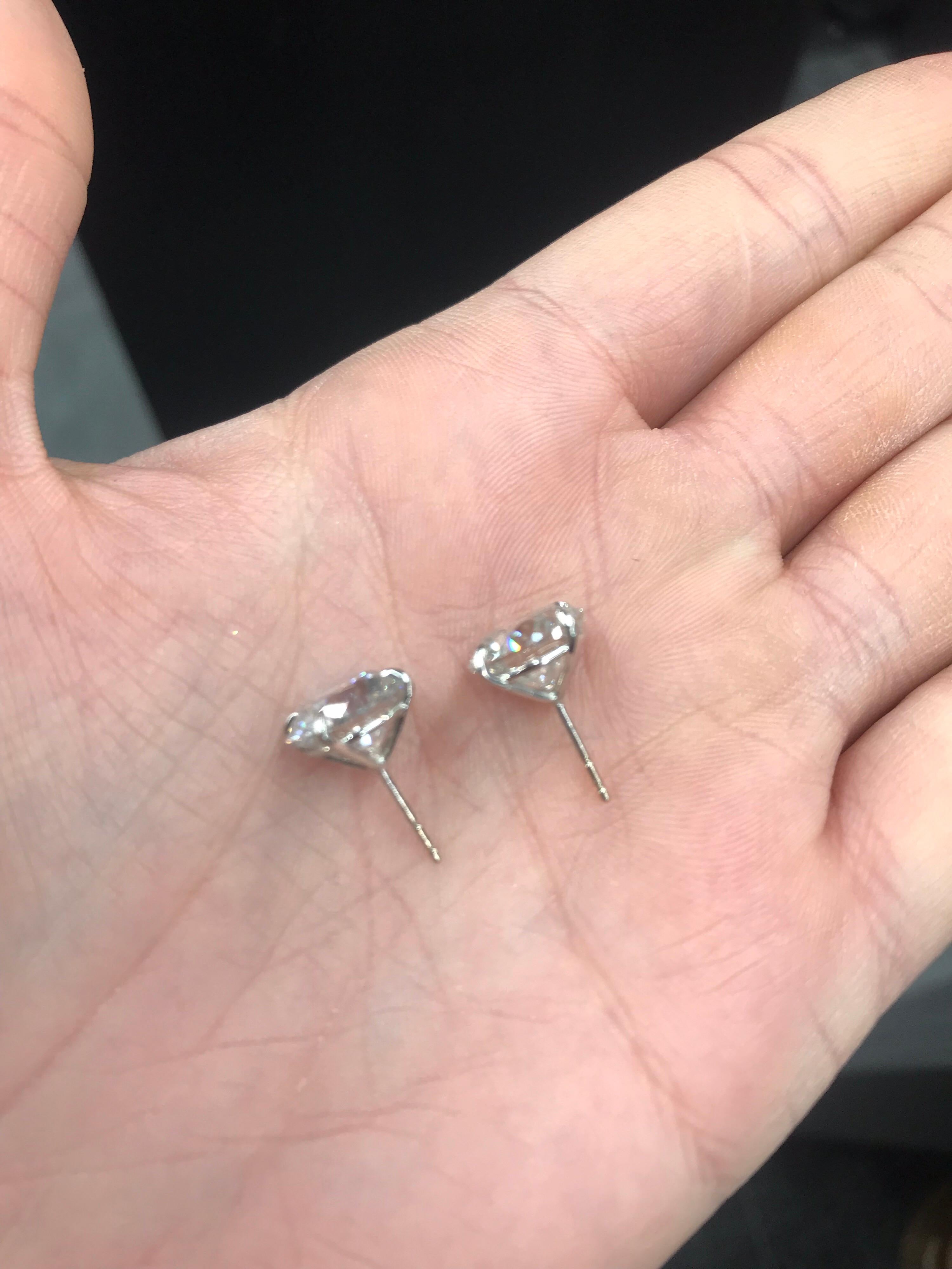 Round Cut 8.03 Carat Diamond Stud Earrings G-H I1