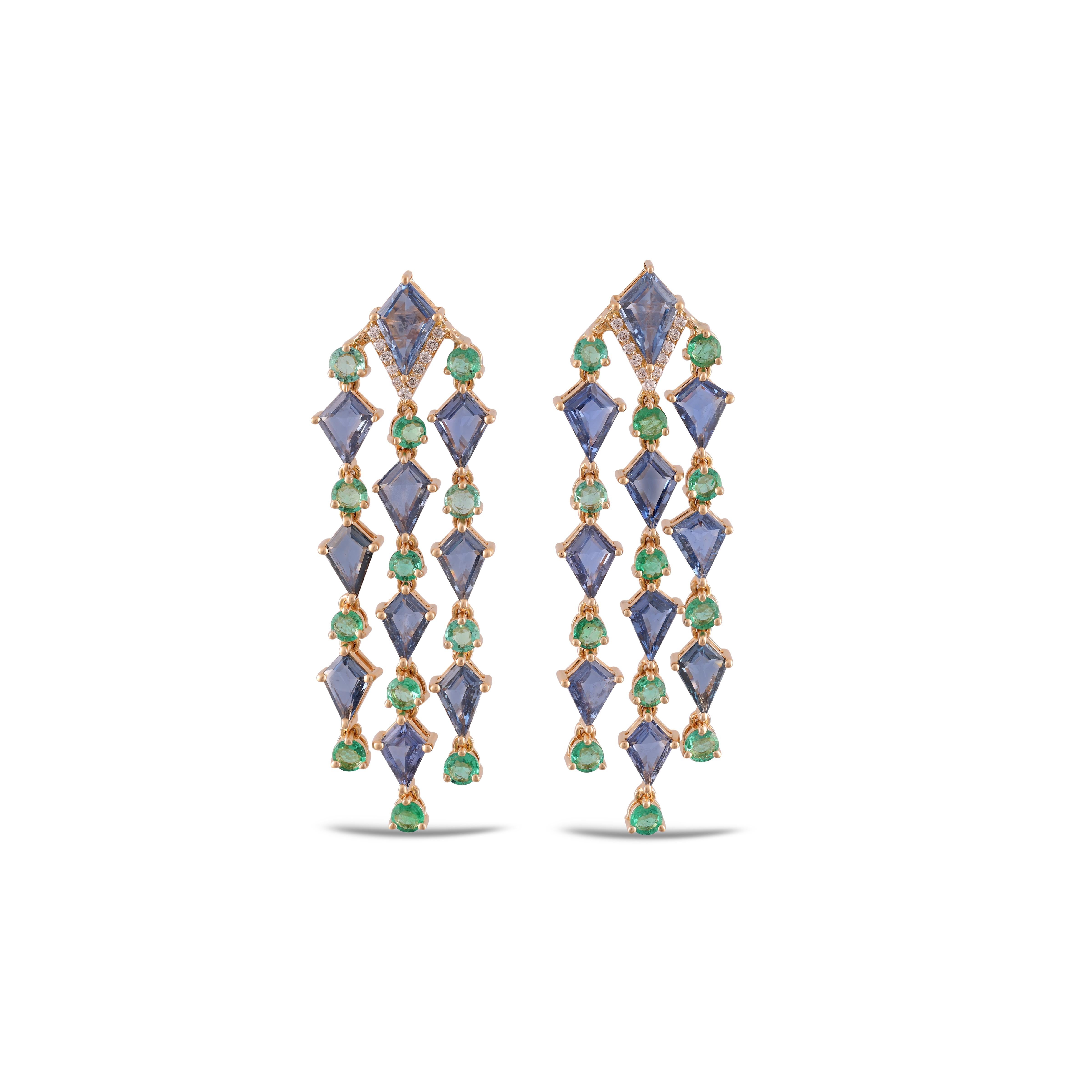 Emerald 1.77 Carat
Sapphire 8.03 Carat
Diamond 0.14 Carat
Rose Gold 18K.



