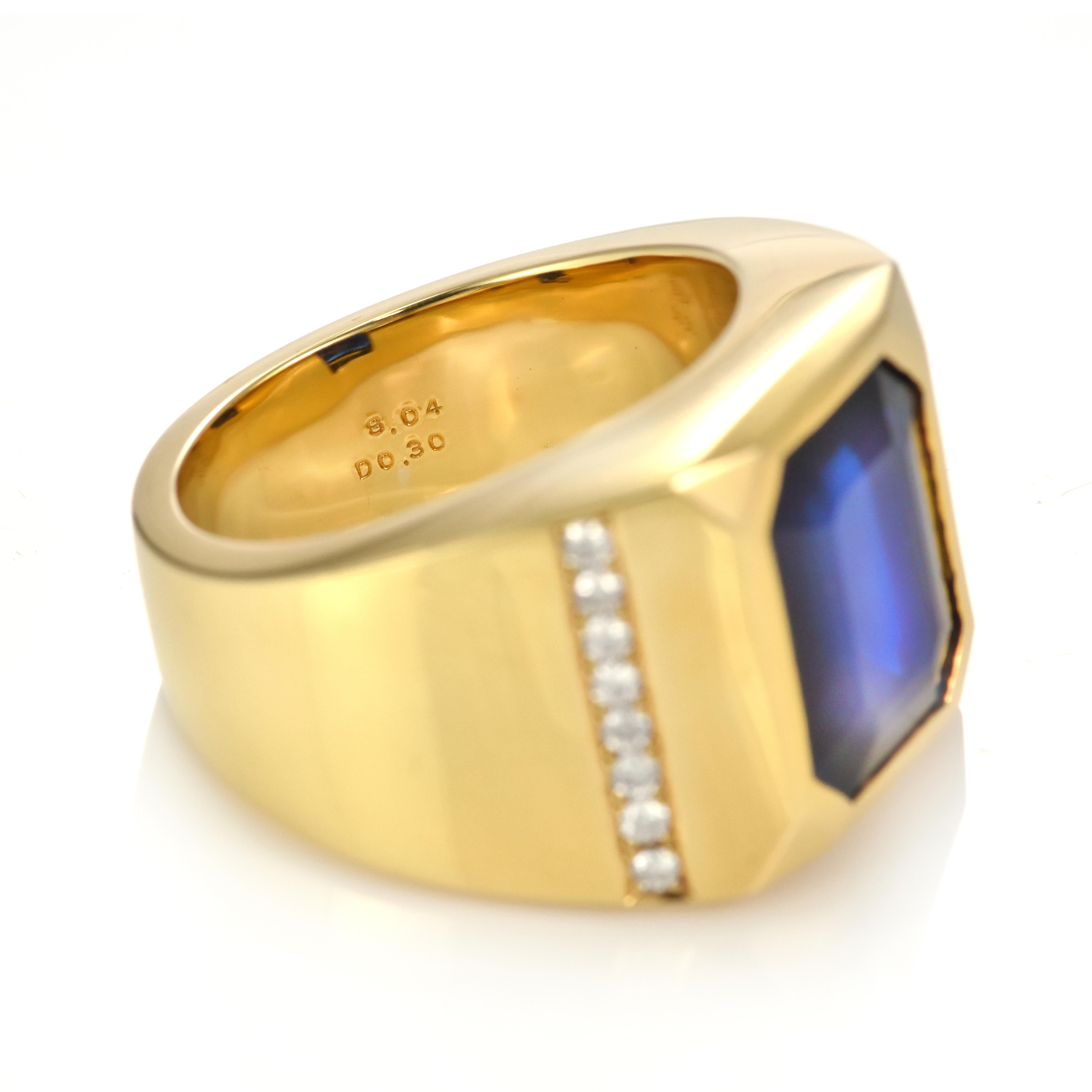 8.04 Carat Natural Blue Sapphire and Diamond Ring Made in 18 Karat Gold For Sale 4