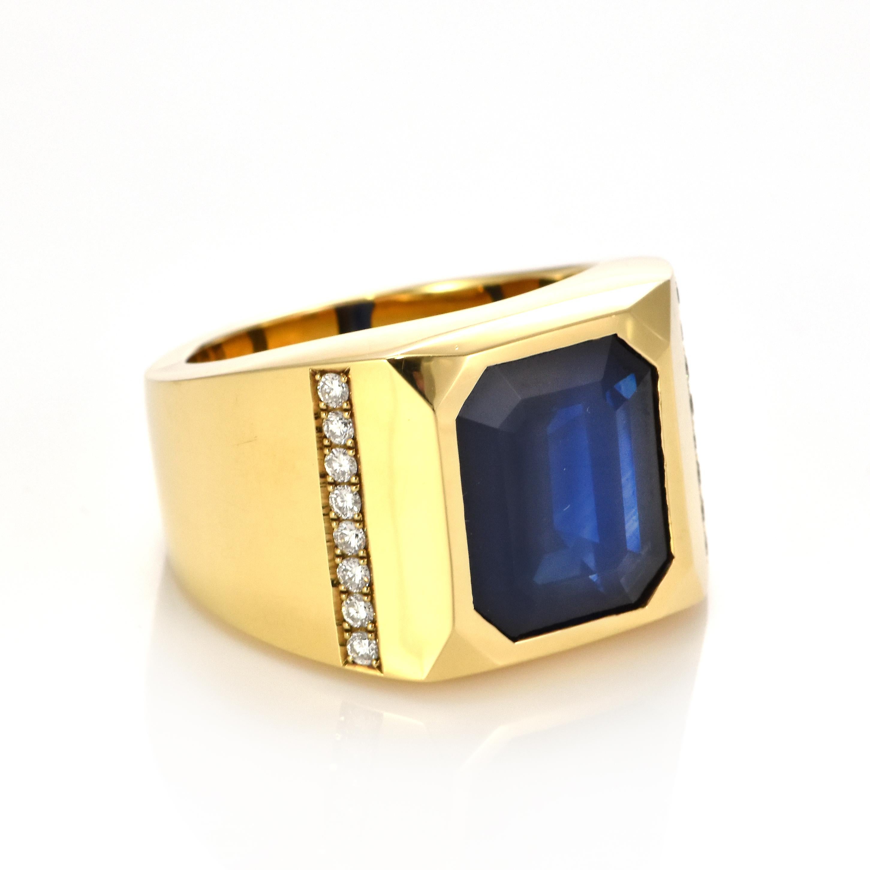 Women's or Men's 8.04 Carat Natural Blue Sapphire and Diamond Ring Made in 18 Karat Gold For Sale