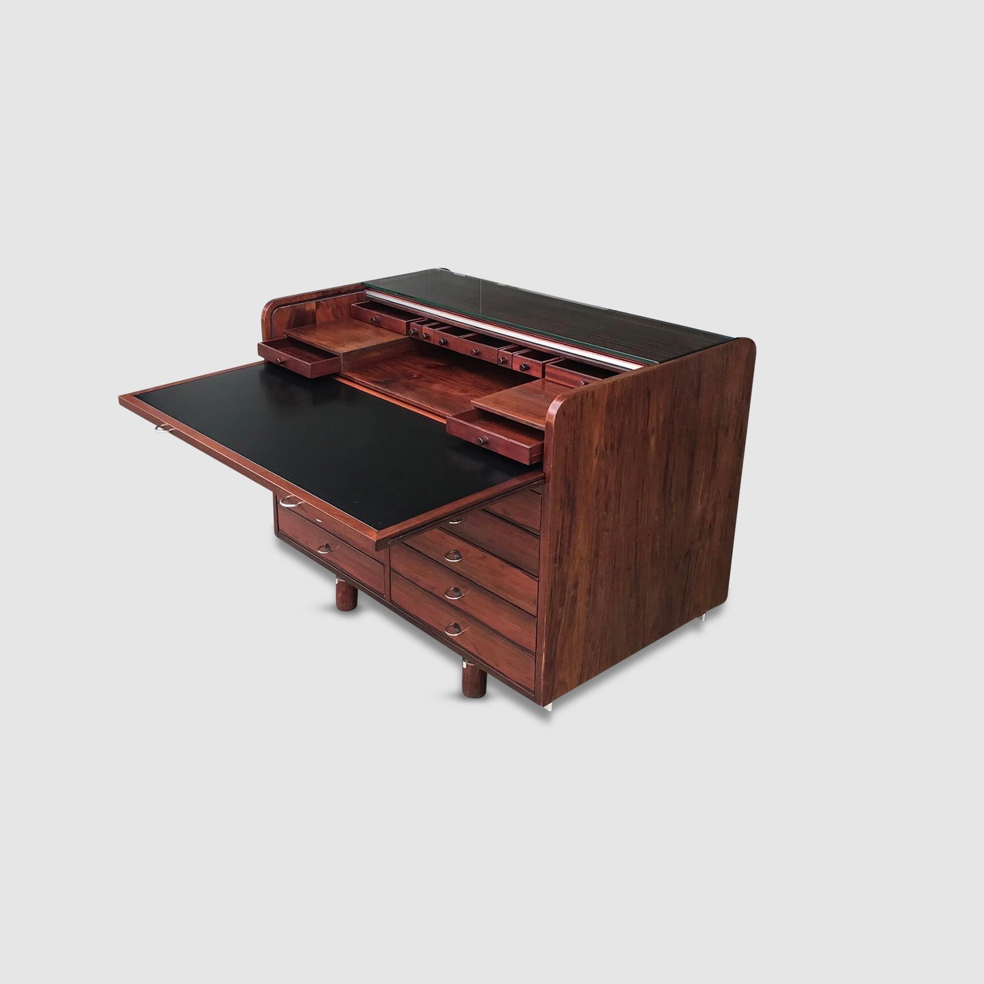 804 Roll-Top-Schreibtisch aus Rosenholz von Gianfranco Frattini für Bernini, 1960er Jahre im Angebot 4