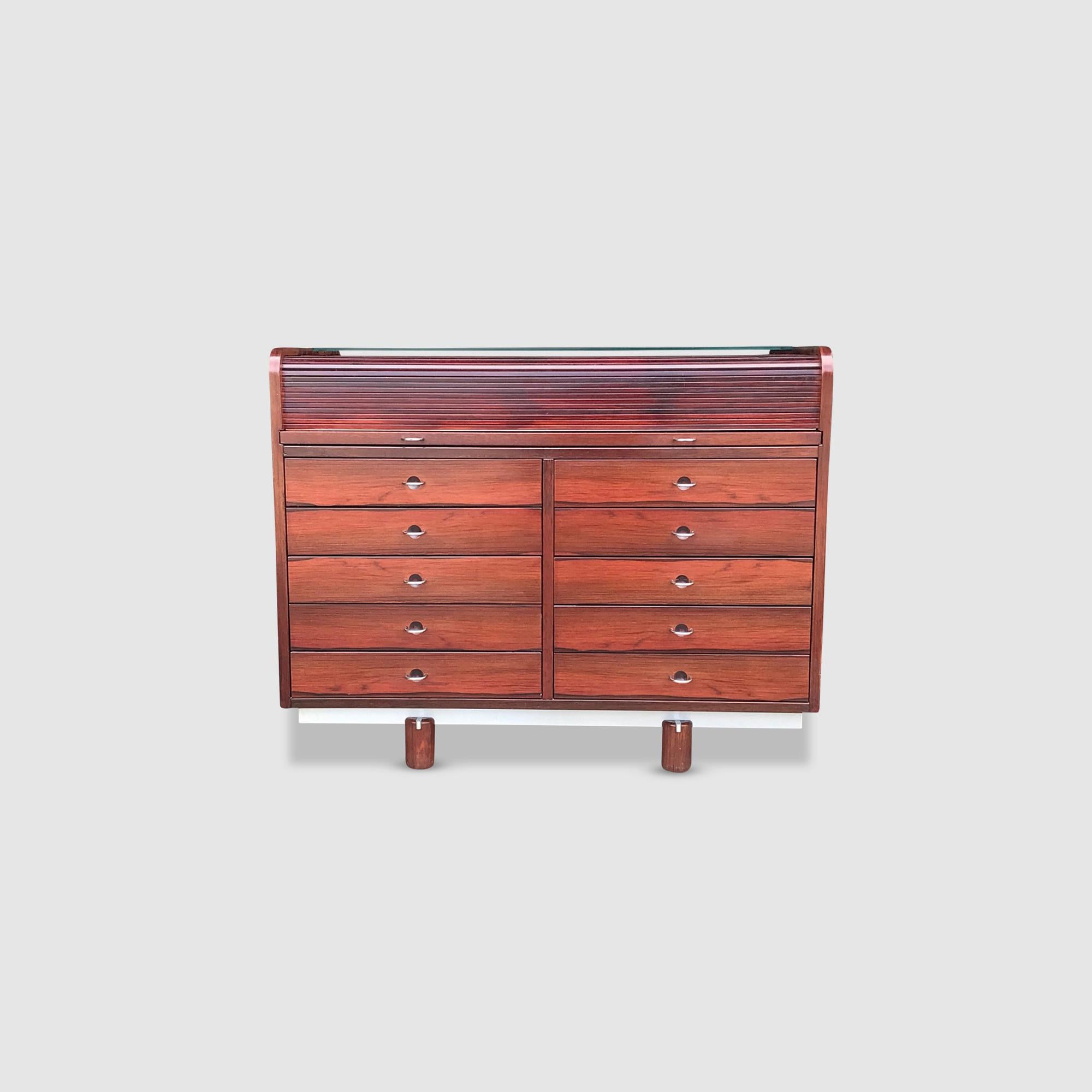 Mid-Century Modern 804 rosewood rolltop desk by Gianfranco Frattini for Bernini 1960s For Sale