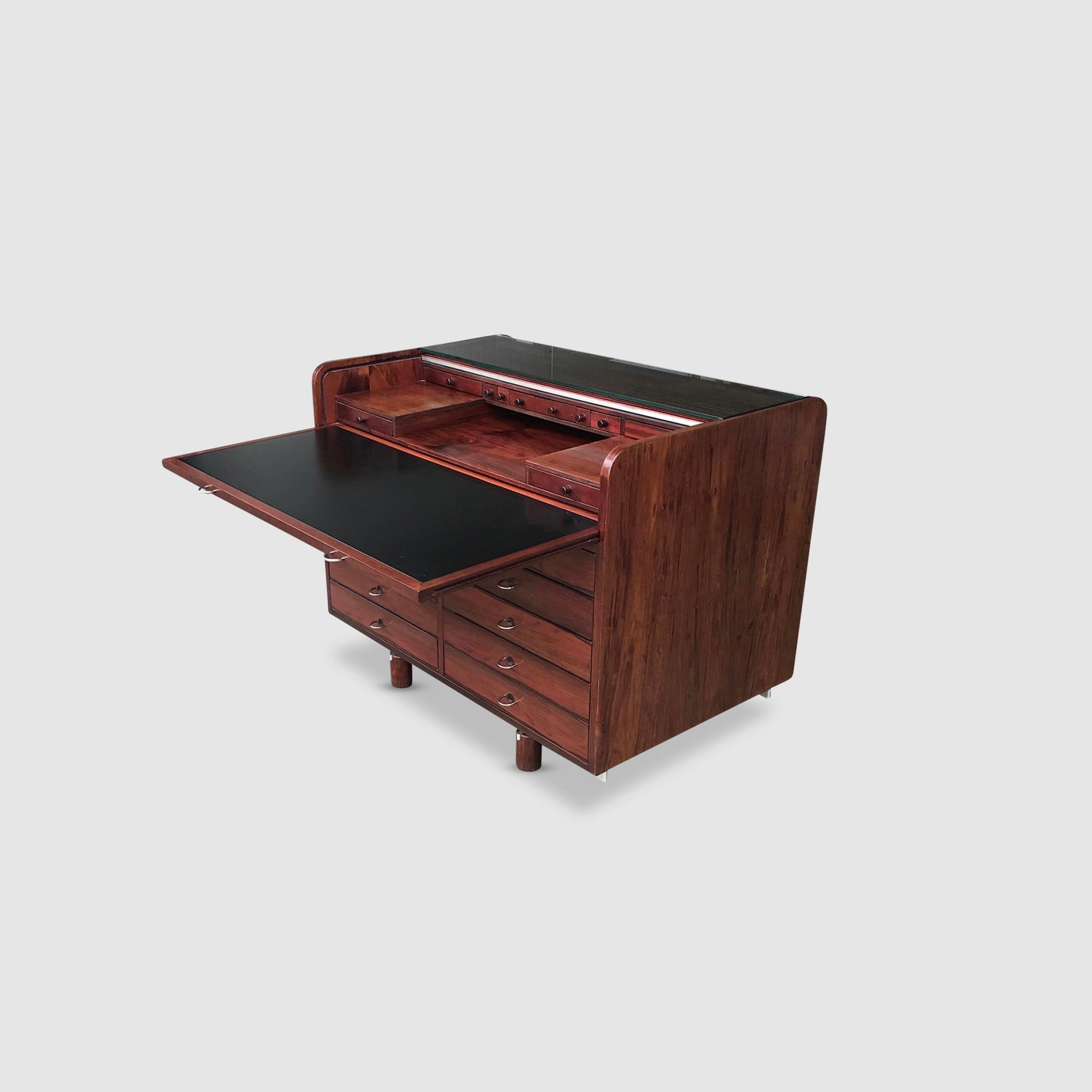 Italian 804 rosewood rolltop desk by Gianfranco Frattini for Bernini 1960s For Sale