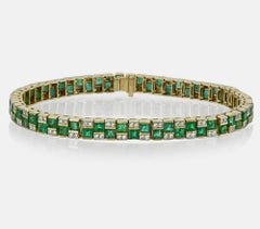 8.05 Carat Emerald Old Cut And Diamond Bracelet In 18 Karat White Gold