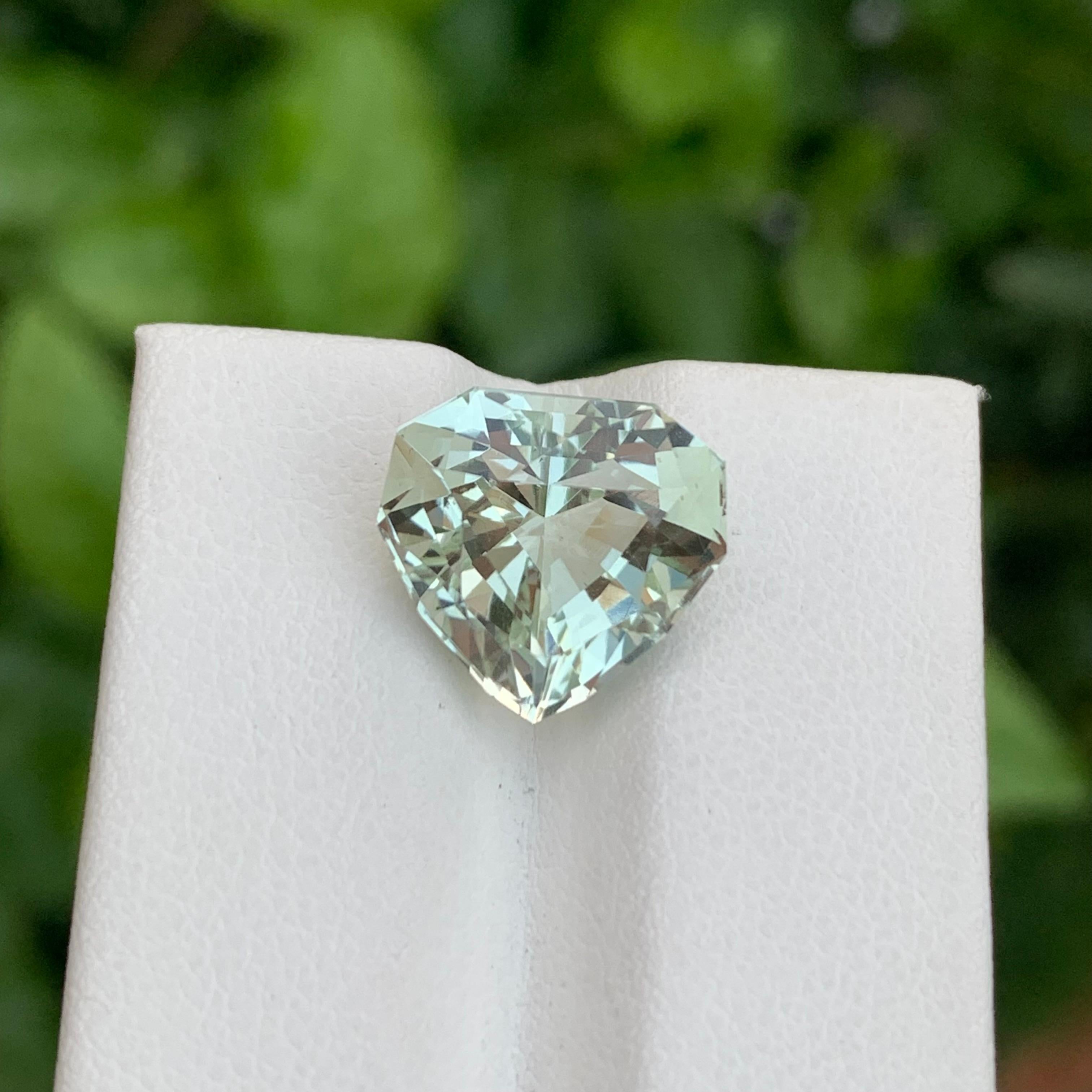 8.05 Carat Natural Loose Green Amethyst Heart Shape Gem For Jewellery In New Condition For Sale In Peshawar, PK