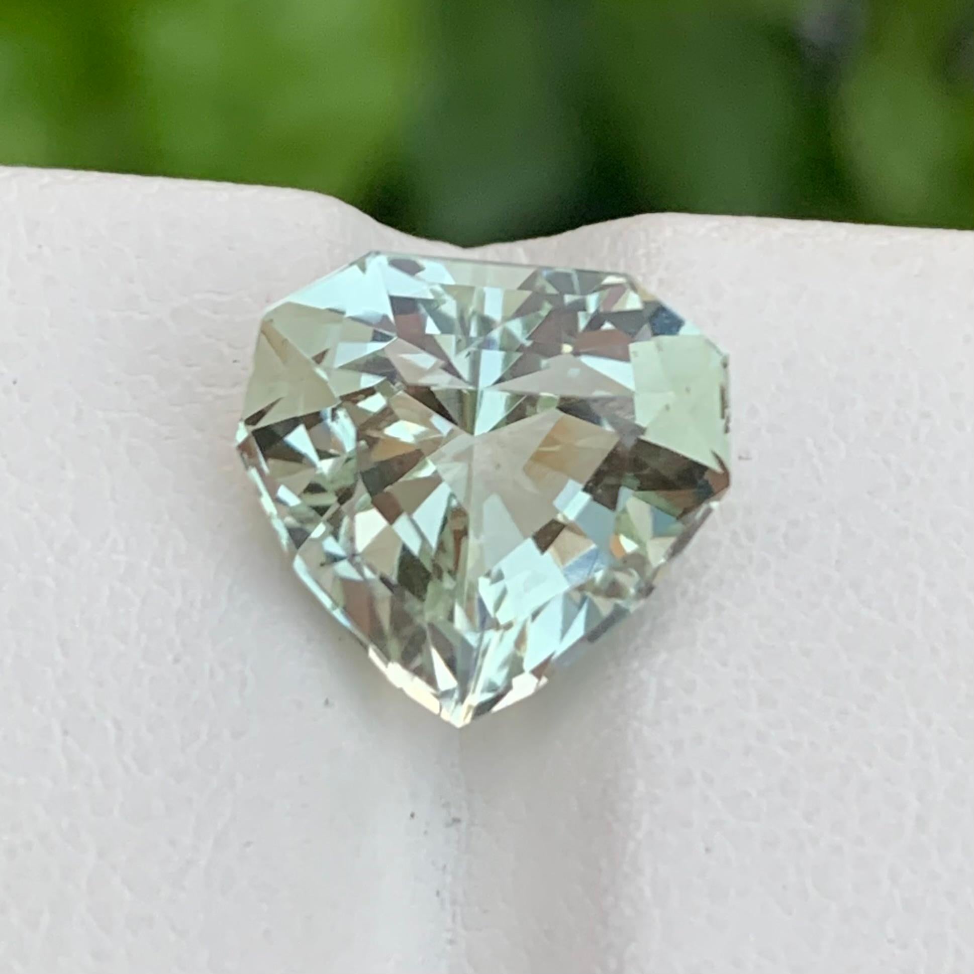 8.05 Carat Natural Loose Green Amethyst Heart Shape Gem For Jewellery For Sale 1
