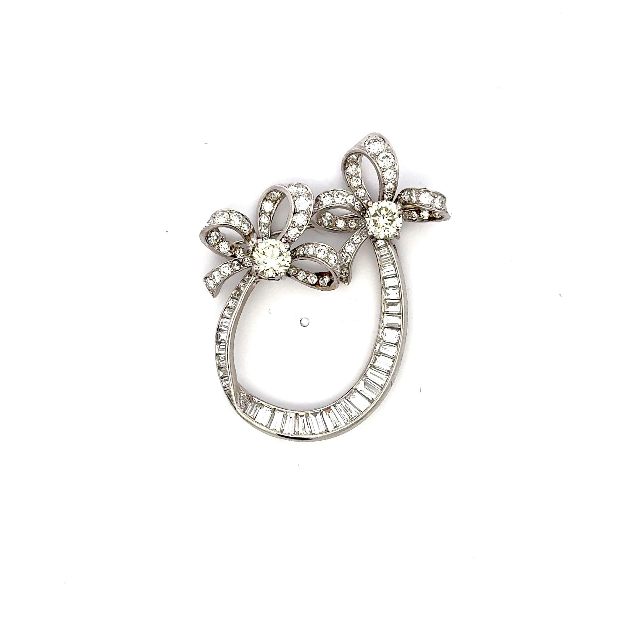 Spilla in platino da 8,05 carati con diamante rotondo brillante O-I VS e a forma di baguette in vendita 4