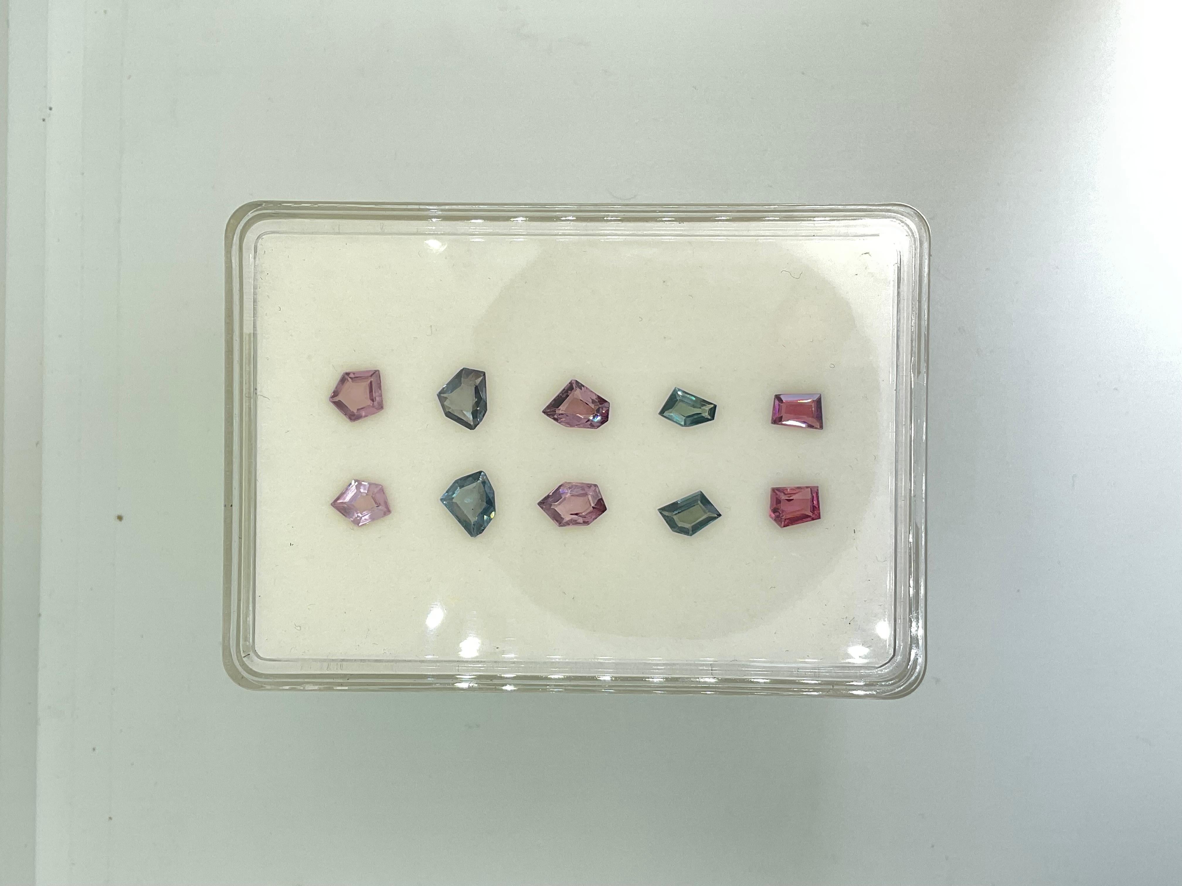 Art déco Pierre naturelle de 8.05 carats de taille fantaisie en spinelle grise et rose pour la haute joaillerie en vente