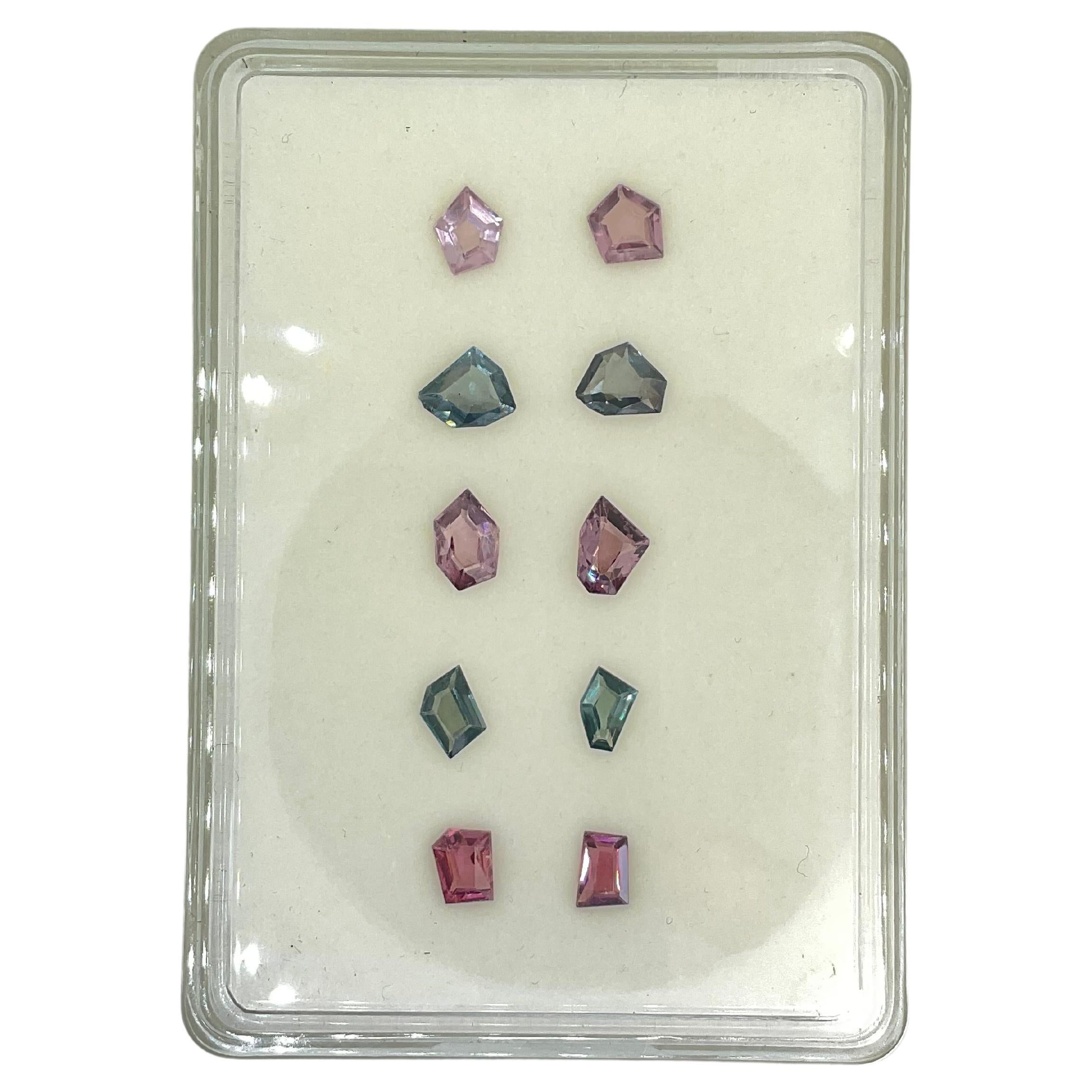 Pierre naturelle de 8.05 carats de taille fantaisie en spinelle grise et rose pour la haute joaillerie en vente