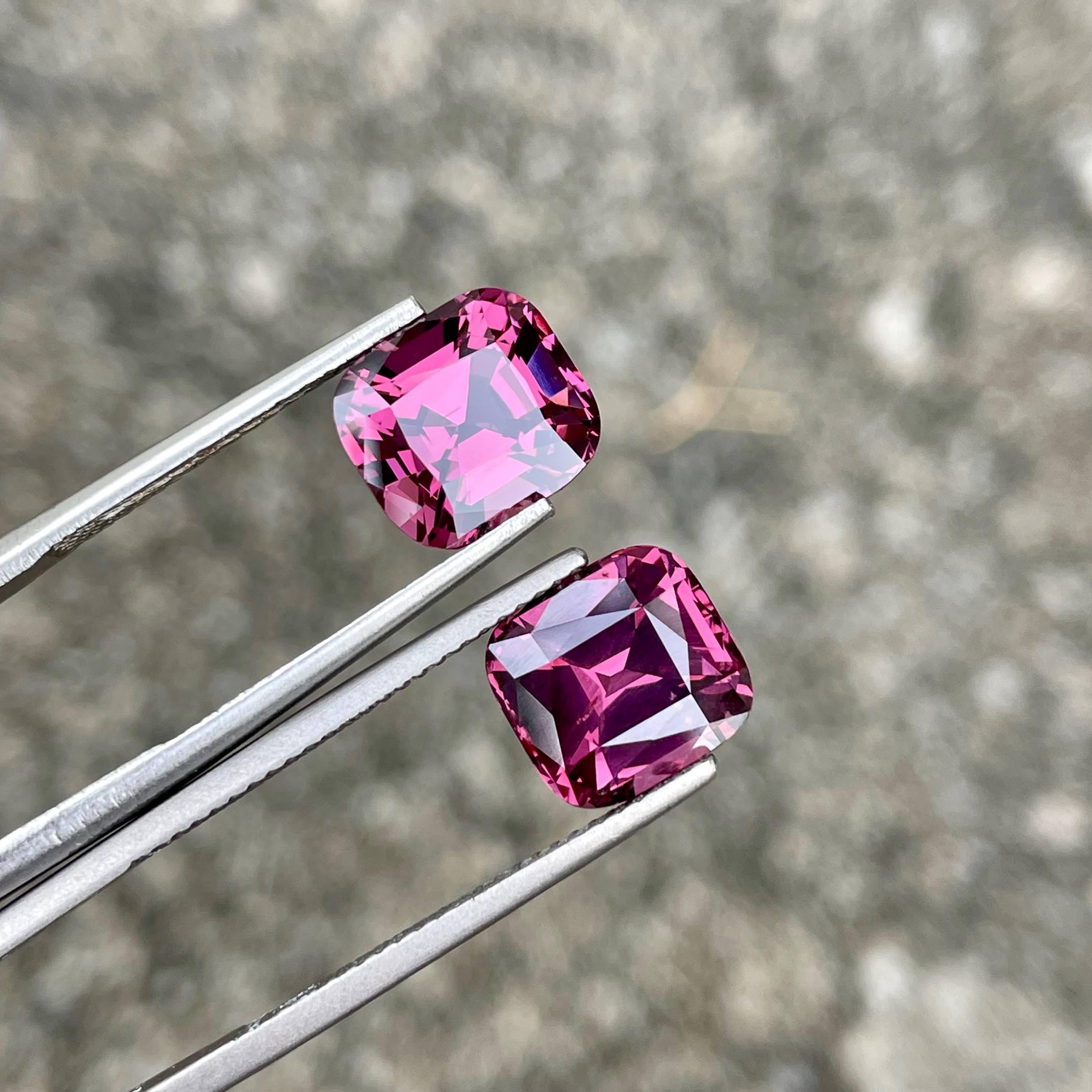 8,05 quilates Espinela rosa violácea Dolor talla cojín Piedra preciosa natural de Tanzania en Nuevo estado para la venta en Bangkok, TH