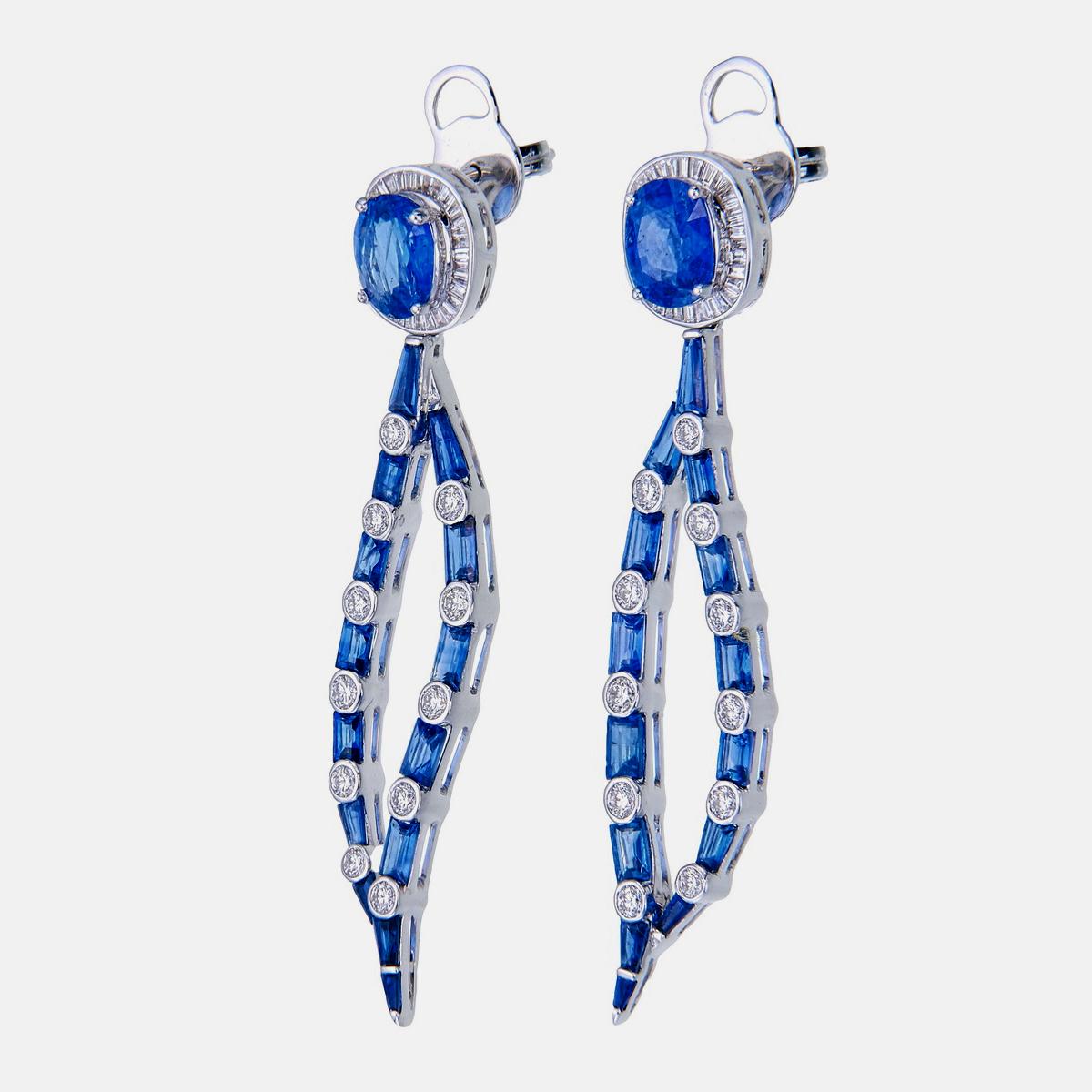 Estetismo Orecchini con zaffiro blu e diamanti da 8,06 carati in oro bianco da 18 carati in vendita