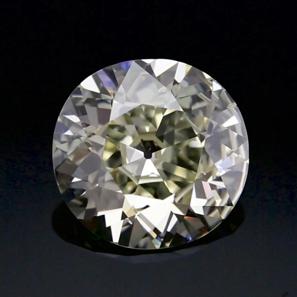 8.06 Carat Old European Cut Diamond - Q-R Color VS1 Clarity Pièce de collection ! Unisexe en vente