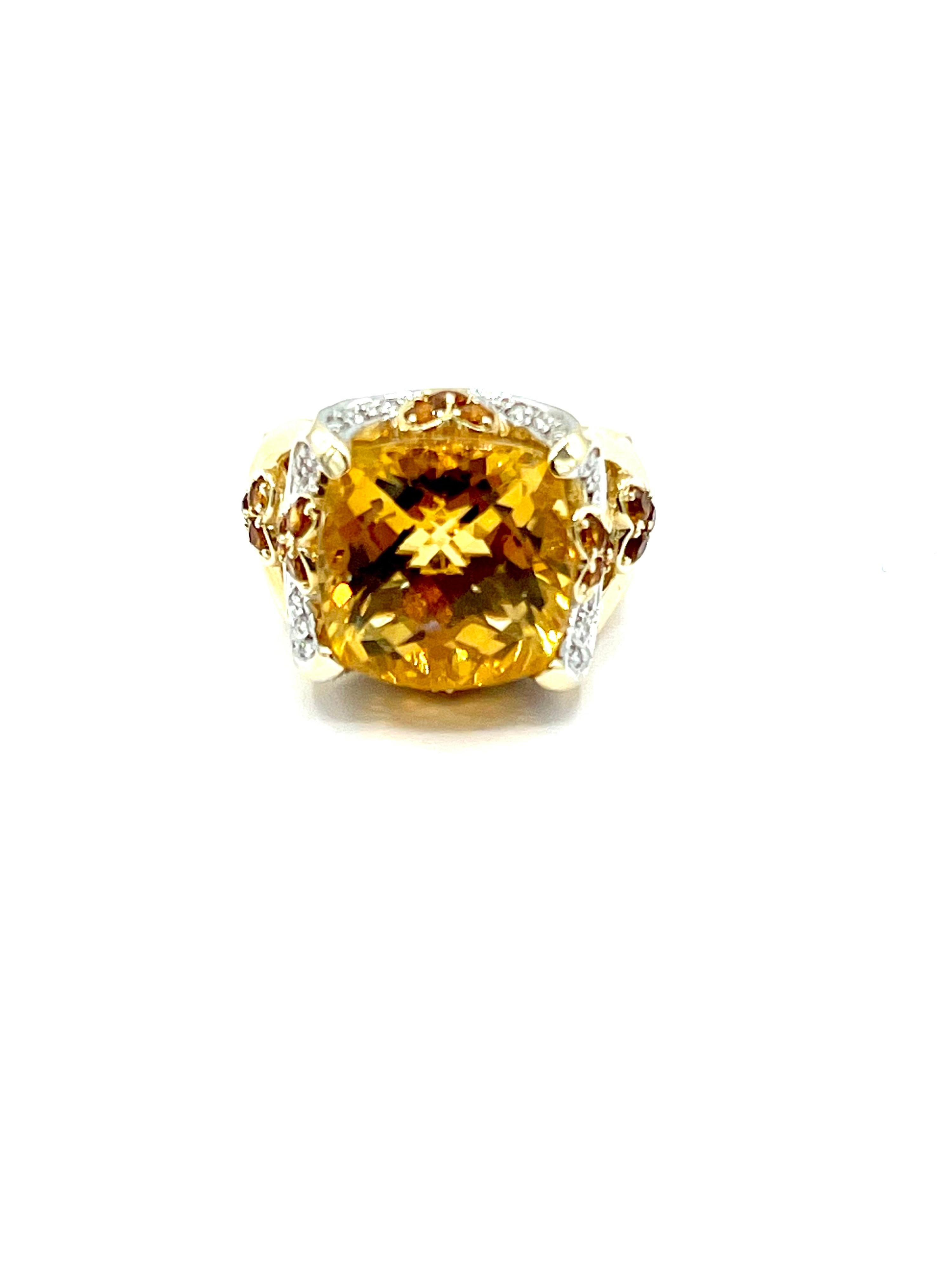 8,07 Karat Facettierter Kissen Citrin und Diamant Gelbgold Mode Ring (Moderne) im Angebot