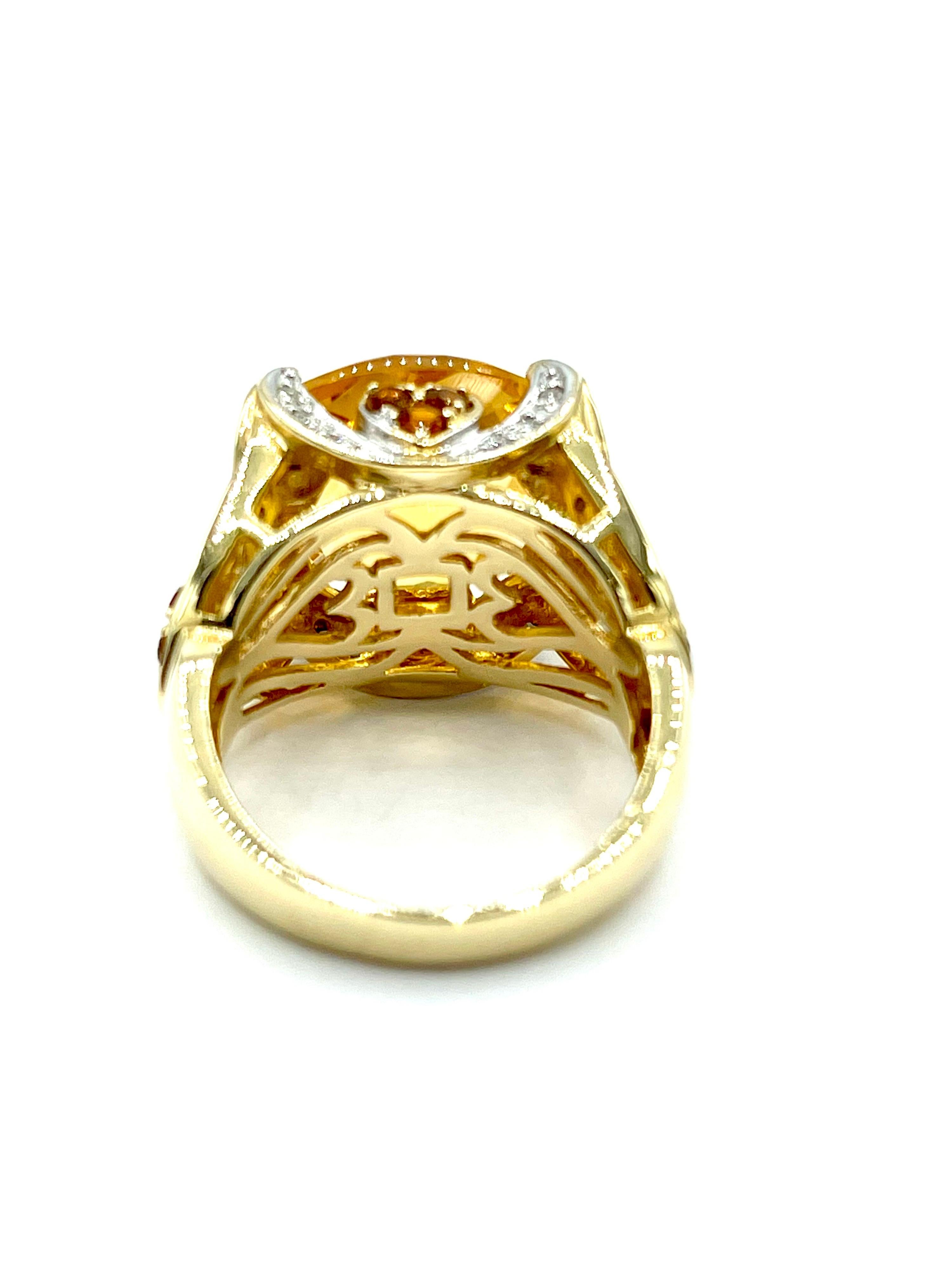 Cushion Cut 8.07 Carat Faceted Cushion Citrine and Diamond Yellow Gold Fashion Ring For Sale