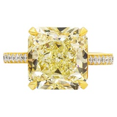 8.07 Carat Radiant Diamond Ring Fancy Yellow 18K Gold Rare Fancy-Color Splendour