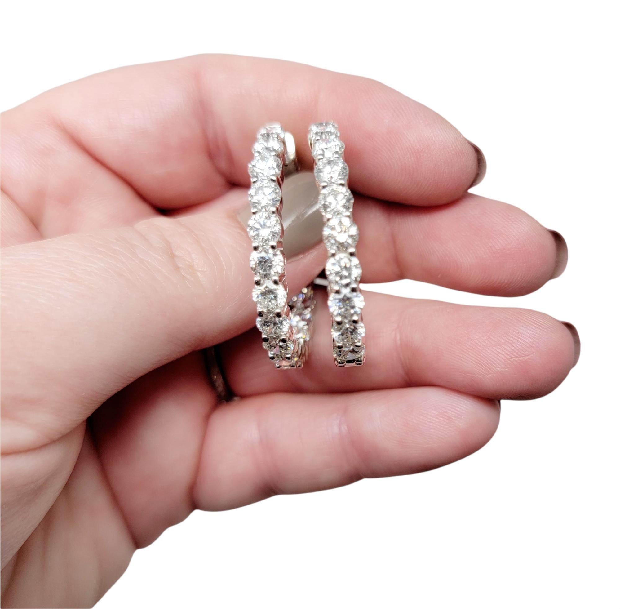 Boucles d'oreilles avec anneau articulé en or 14 carats, 8.07 carats de diamants ronds et brillants. en vente 9