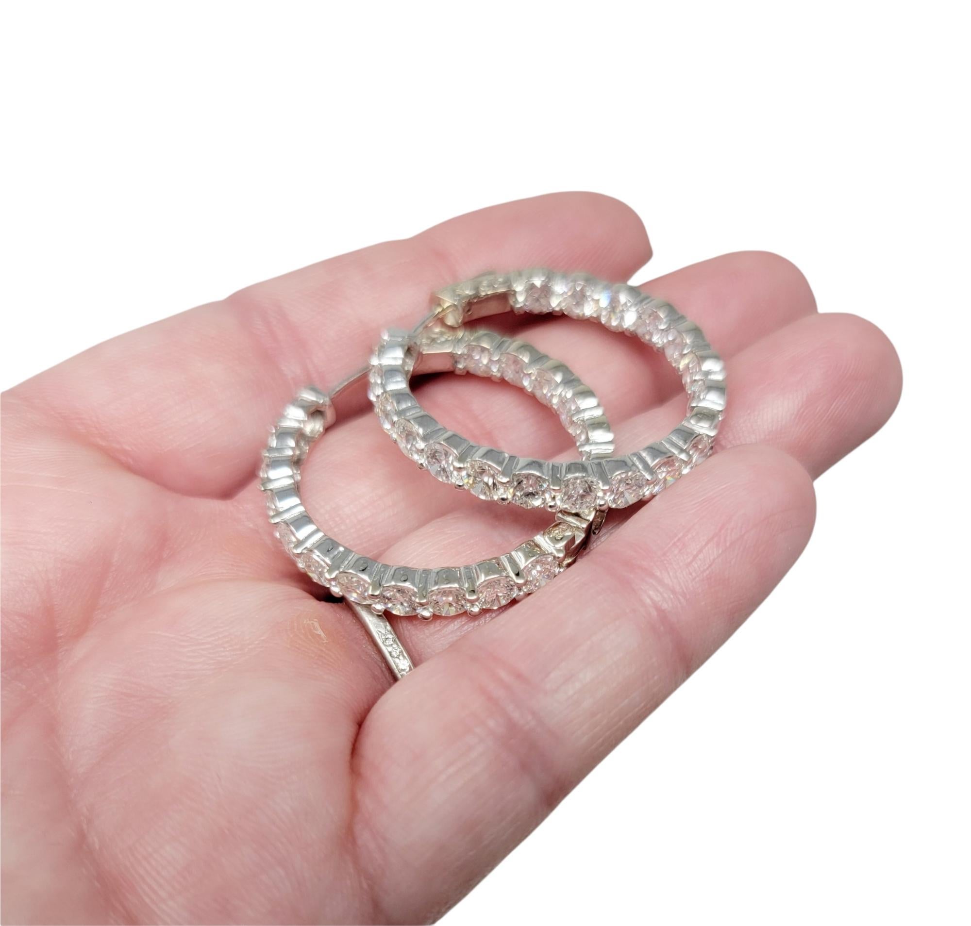 8,07 Karat runder Brillant-Diamant-Ohrringe mit Scharnier 14 Karat Gold im Angebot 10