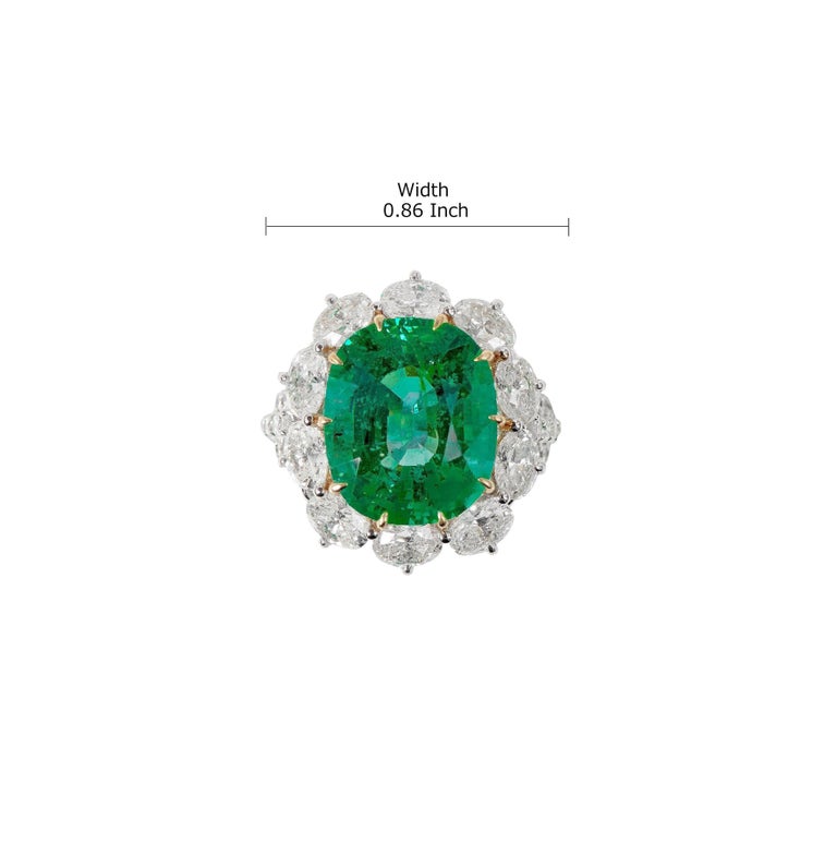 Women's 18 Karat Gold 8.08 Carat Natural Colombian Emerald with Diamond Cocktail Ring For Sale