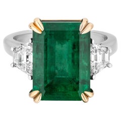 Anillo de diamantes baguette cónicos con esmeralda verde natural de 8,08 quilates