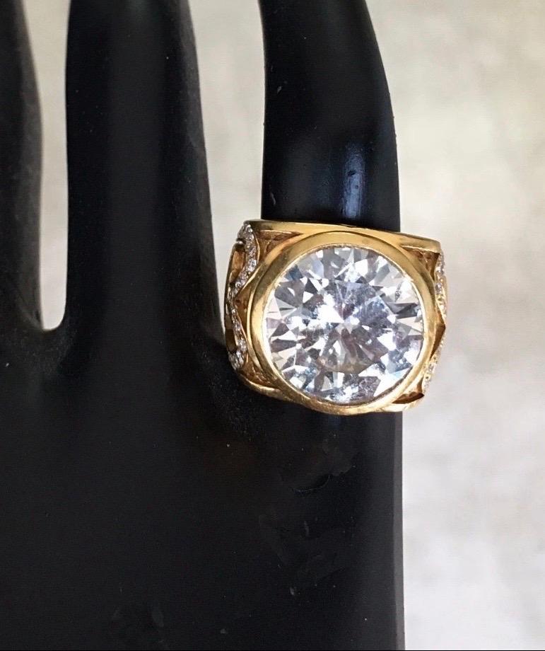 Uomo 8,08 ct Diamante rotondo GIA N VS2 Anello da uomo Anello da uomo unico e personalizzato!  Grande, Grande. in vendita