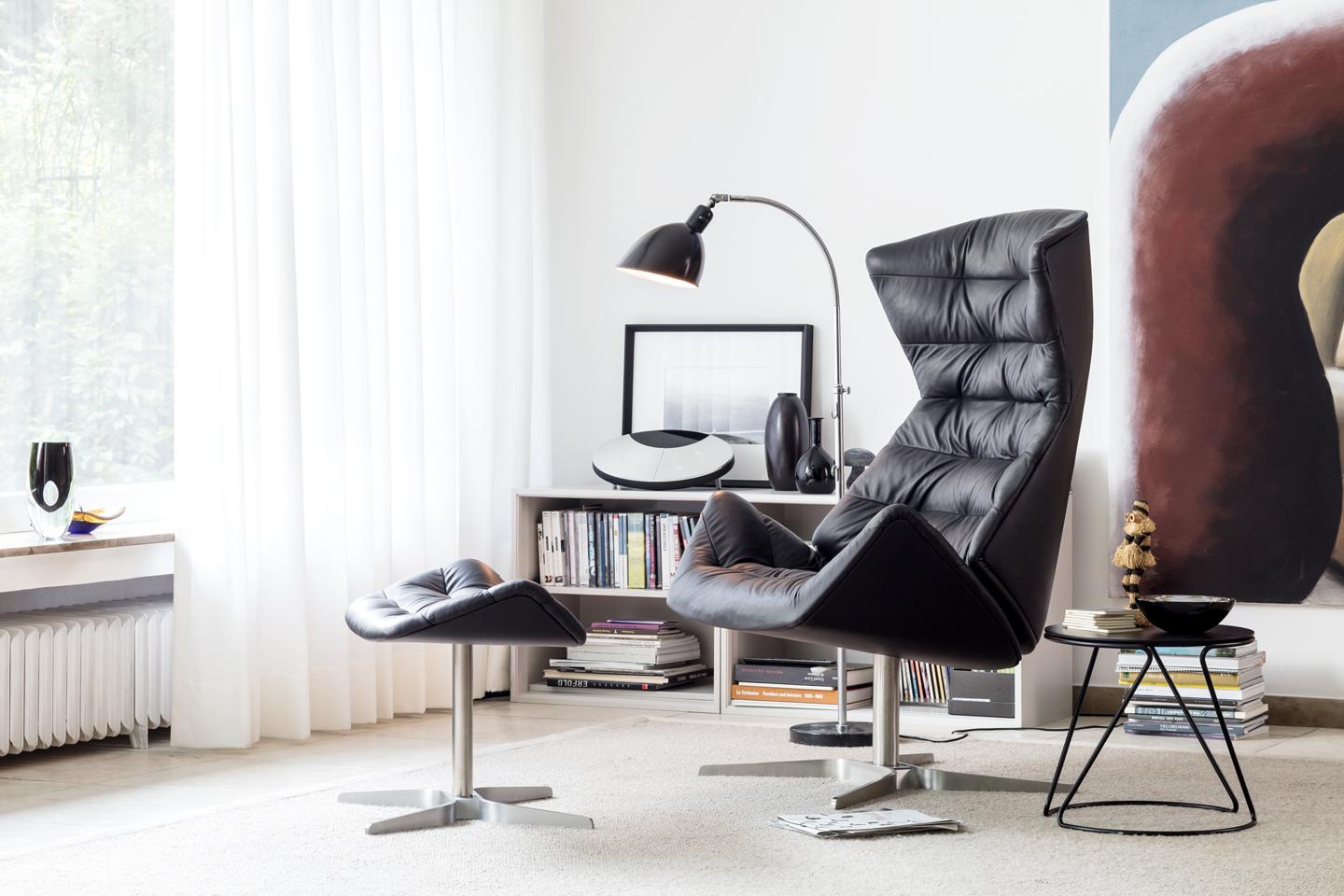 Fauteuil de salon pivotant en cuir 808 avec pouf conçu par Formstelle en vente 2