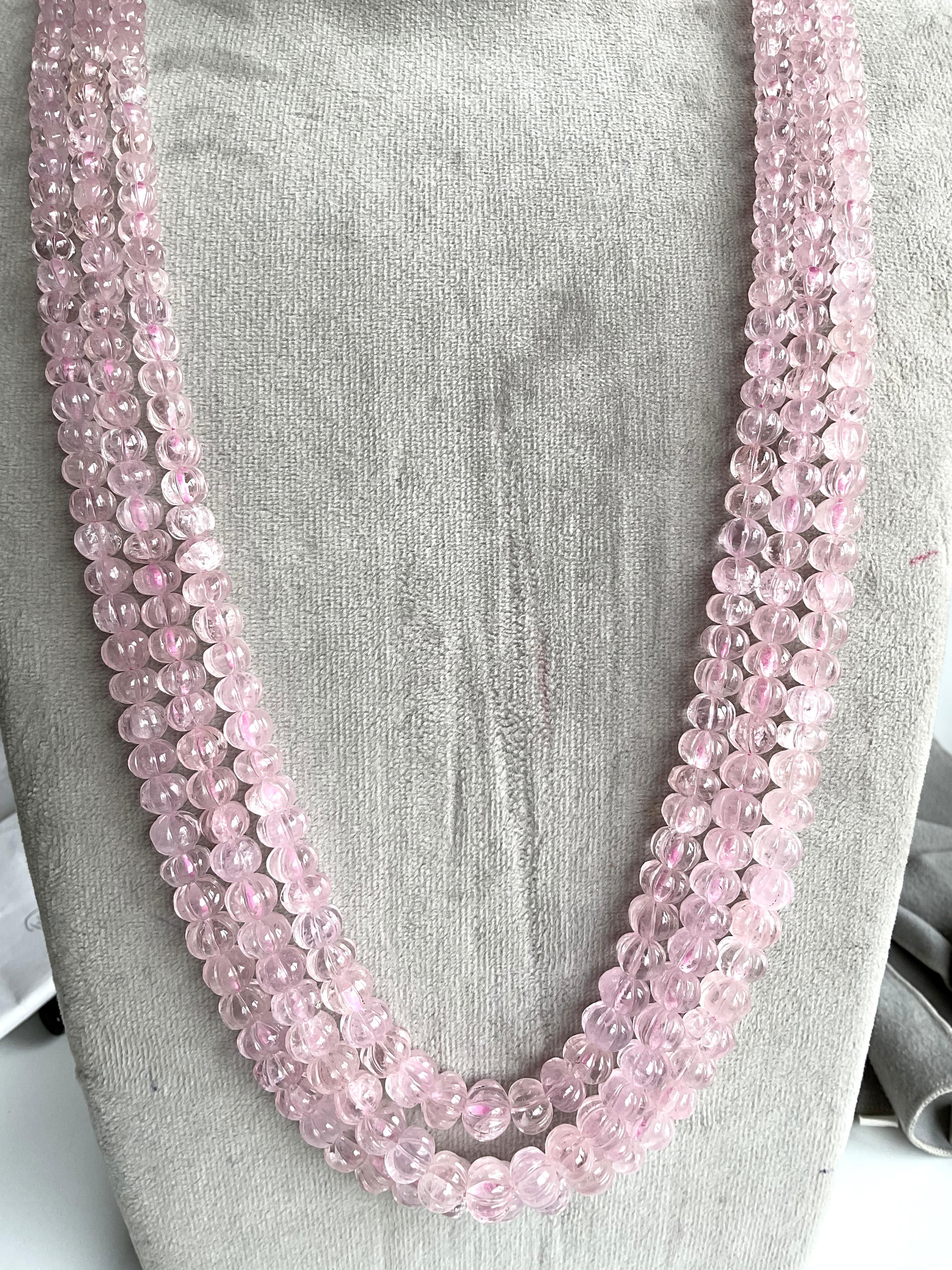 808,30 Karat Morganit geriffelte Melone Perlen Halskette Top Qualität natürlichen Edelstein (Art déco) im Angebot
