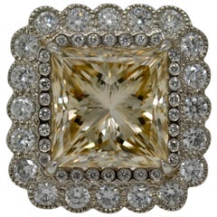 Anello da cocktail con diamante taglio principessa marrone chiaro da 8,09 carati in platino