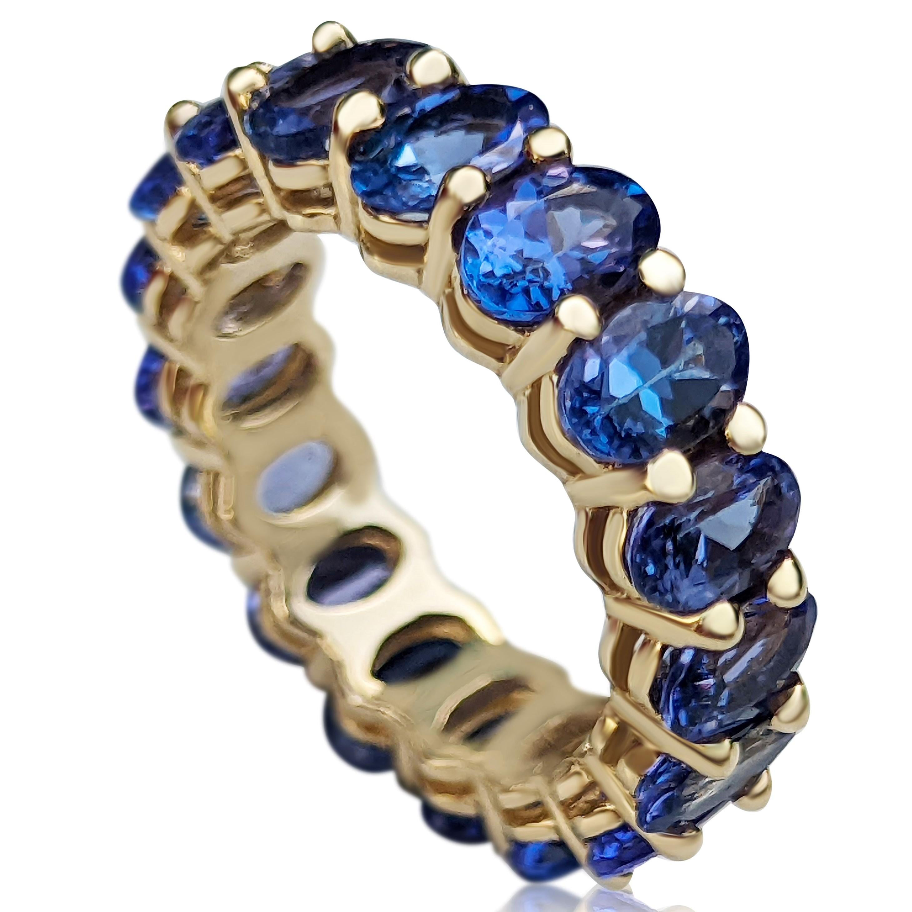 8.09 Carat Natural Tanzanite Eternity Band - 14 Kt. Yellow Gold - Ring In New Condition In Ramat Gan, IL