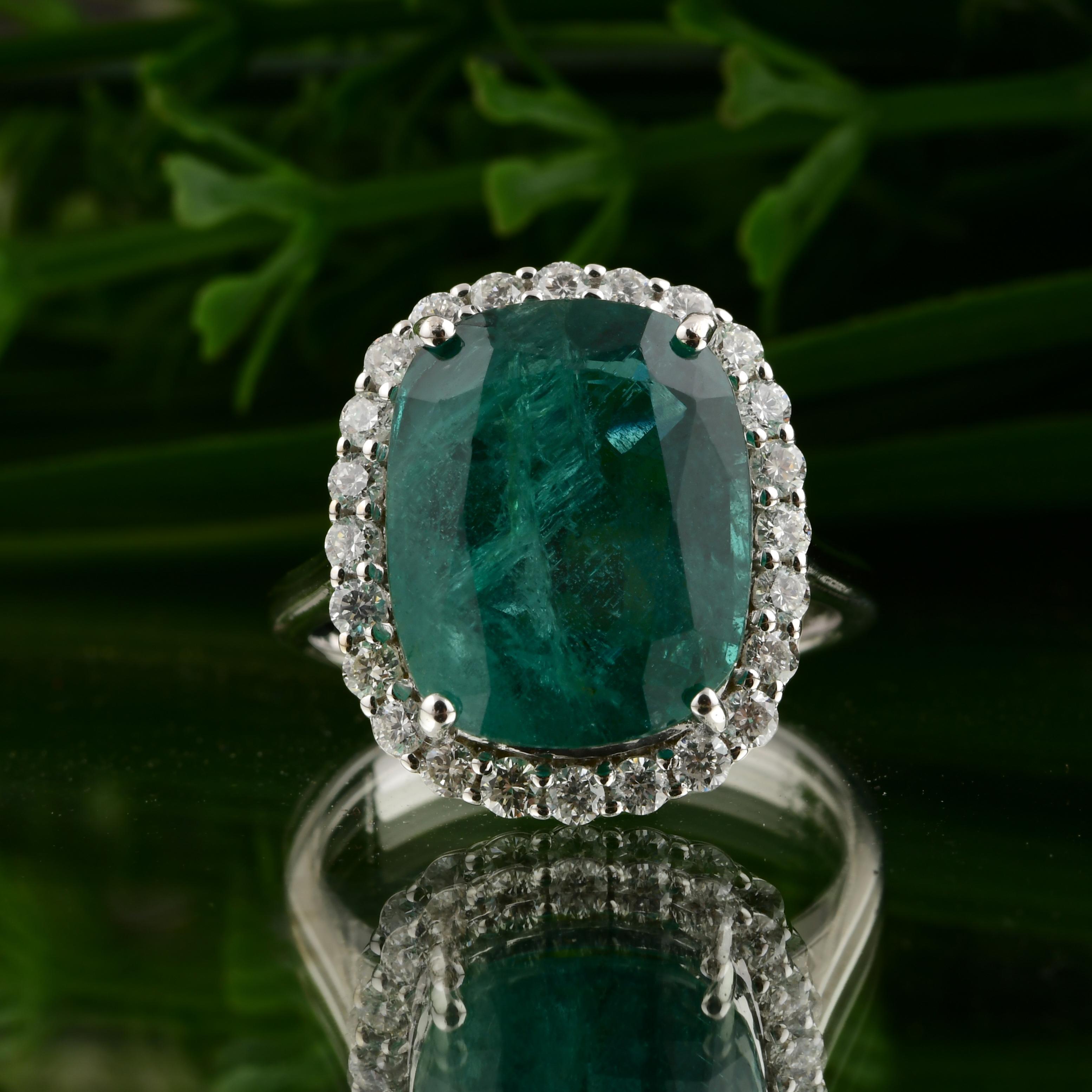 En venta: 8.09 Quilates Esmeralda Zambiana Diamante Halo Anillo de Cóctel Oro Blanco 14k Regalo de Bodas  4