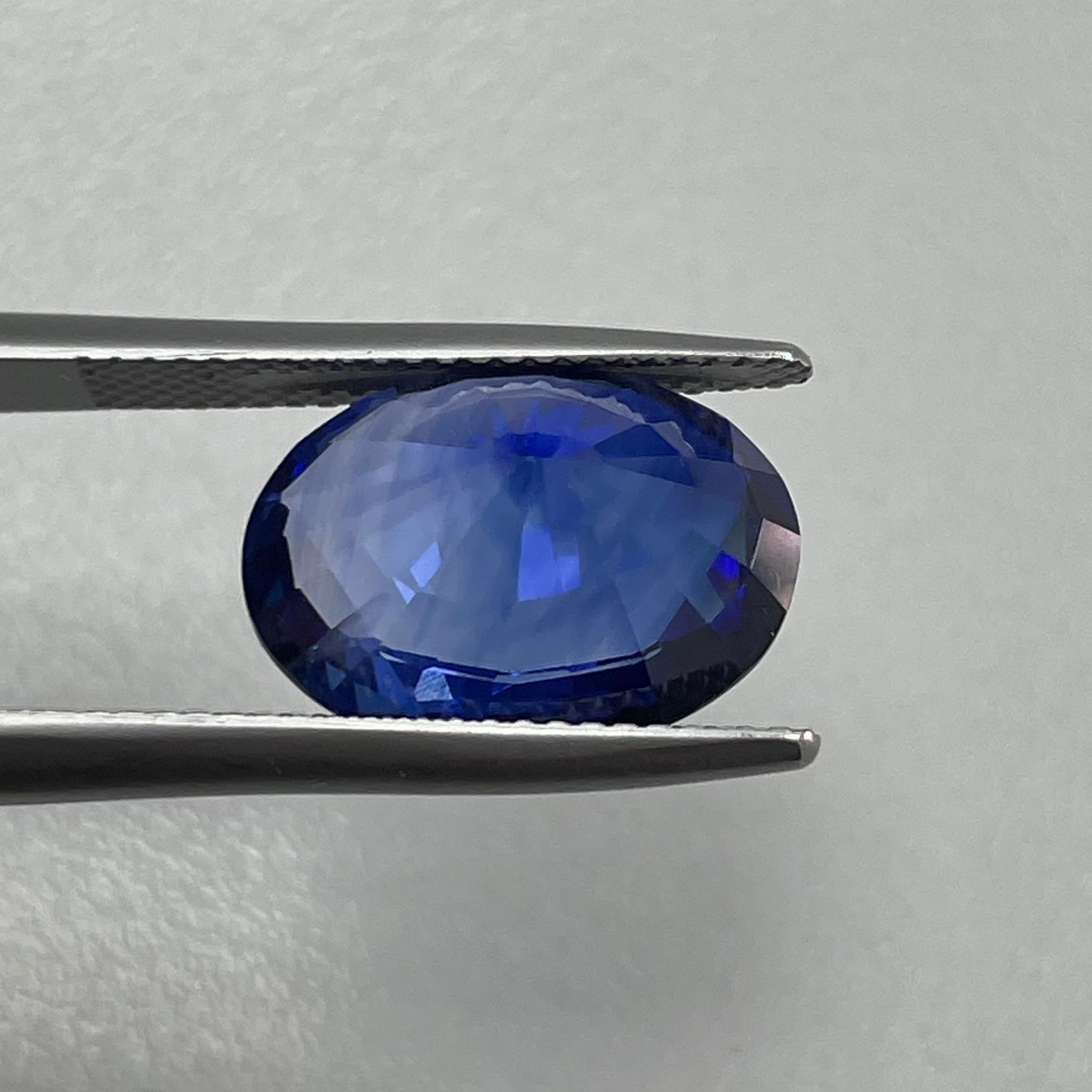 Oval Cut 8.09Ct Ceylon Blue Sapphire For Sale