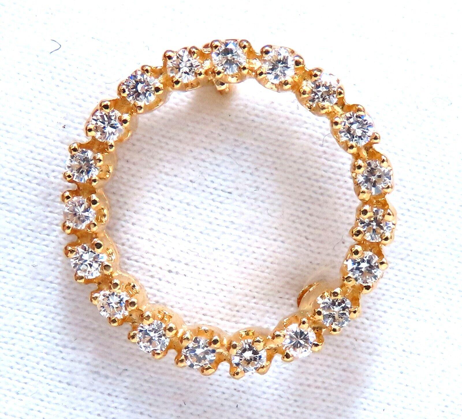 Circle Pin

Very Well Made

.80ct natural diamond

Round Full cut

H-color Vs-2 Clarity

21 mm diameter

14kt. yellow gold 

3 Grams.