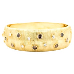 Bracelet à charnière en or jaune avec diamant brun de 0,80ctw et diamant blanc de 0,36ctw