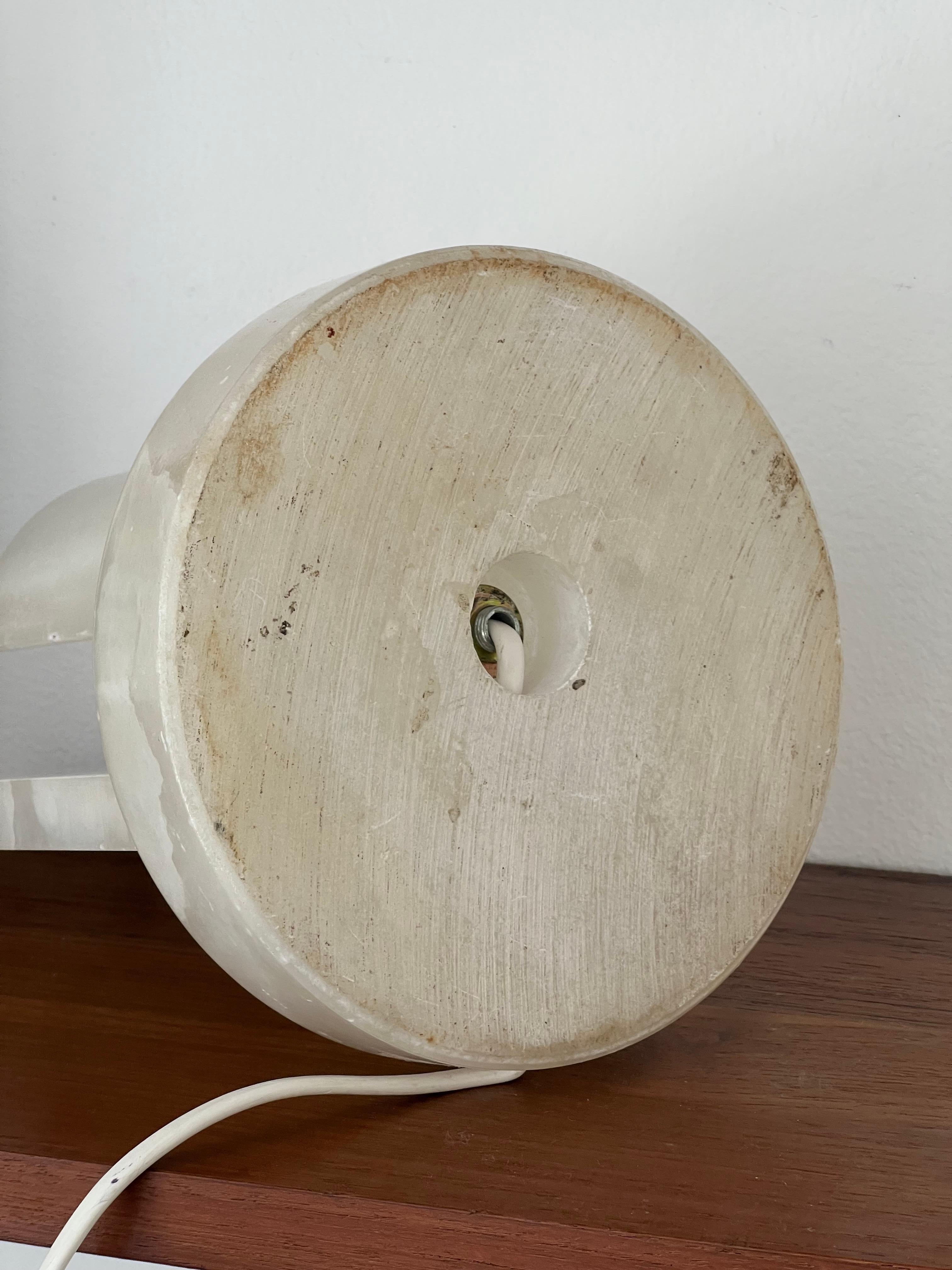 80s Alabaster Table Lamp In Good Condition For Sale In PARIS, FR