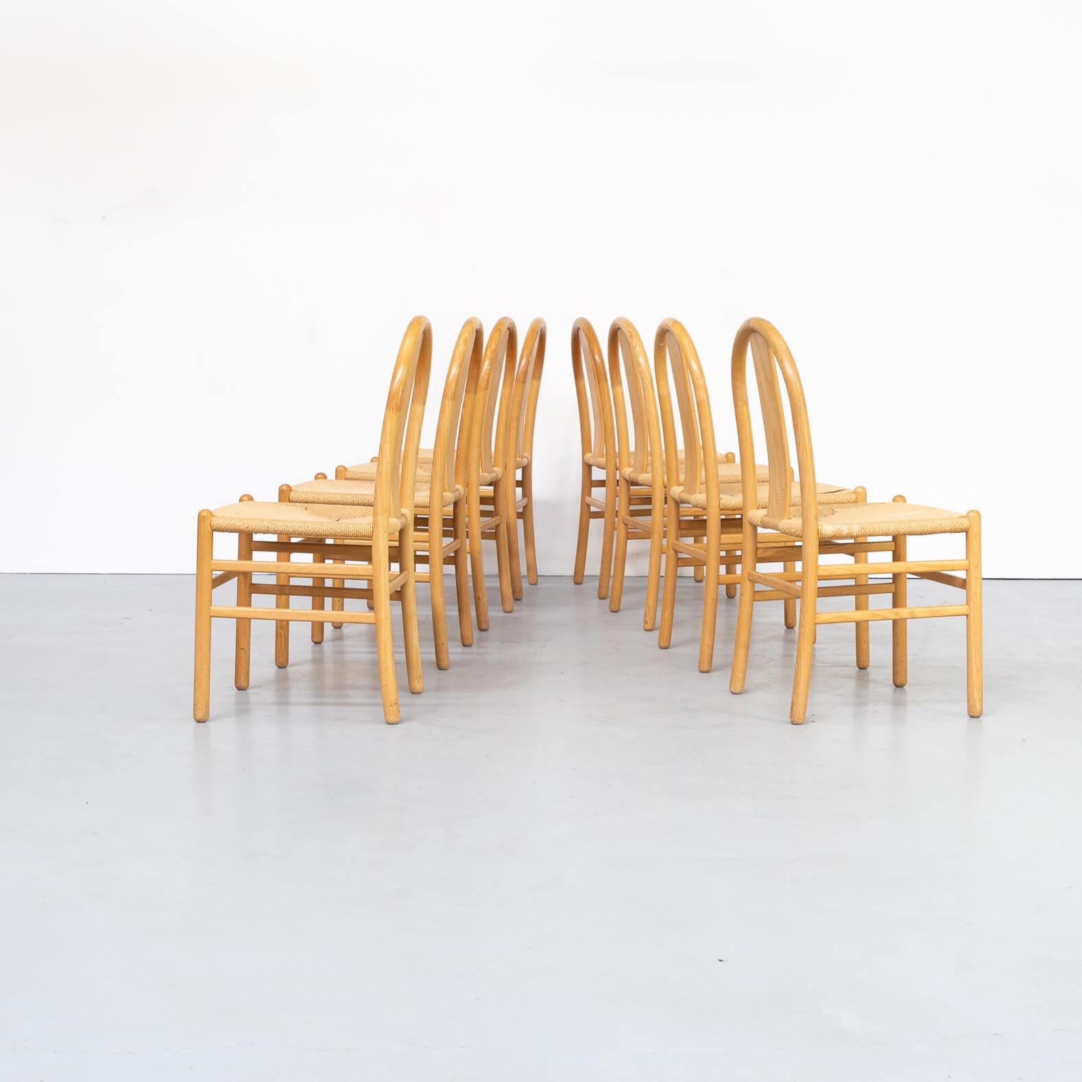 80er Jahre Annig Sarian Runder Esszimmerstuhl aus Holz für Tisettanta, 8er-Set (Moderne der Mitte des Jahrhunderts) im Angebot