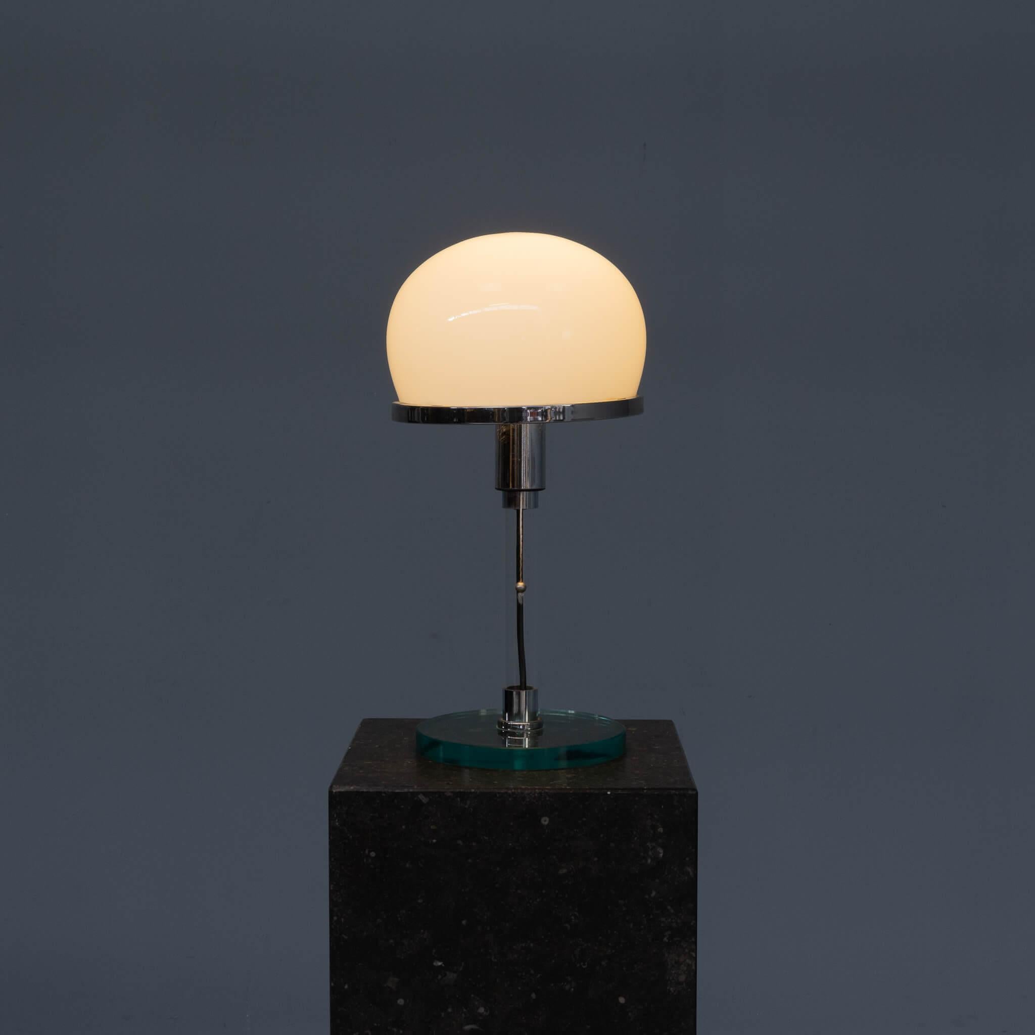 Spanish 80s Bauhaus table lamp ‘valentino’ for Metalarte