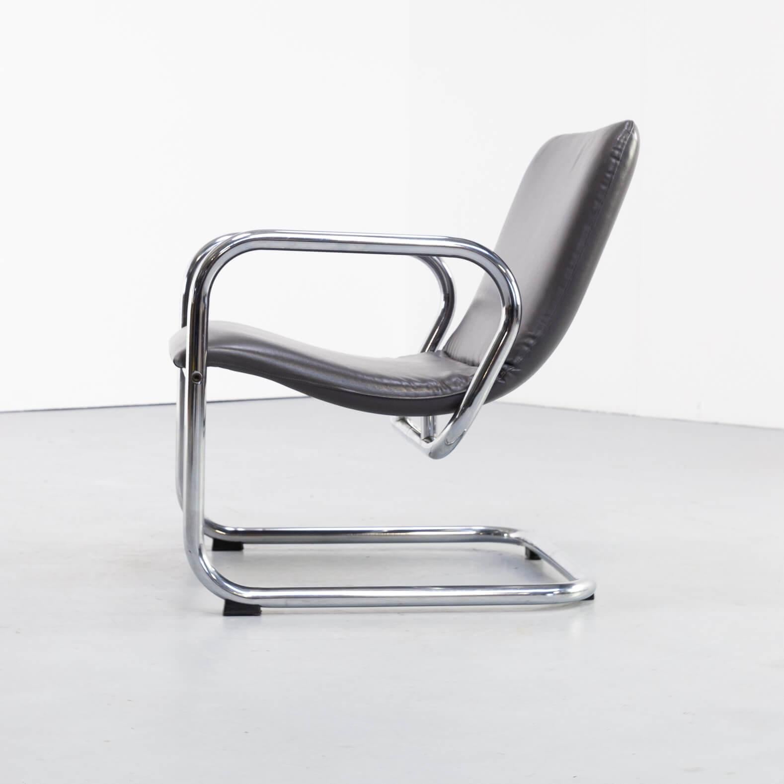 20th Century 1980s Bauhaus Tubular and Leather Lounge Fauteuil For Sale